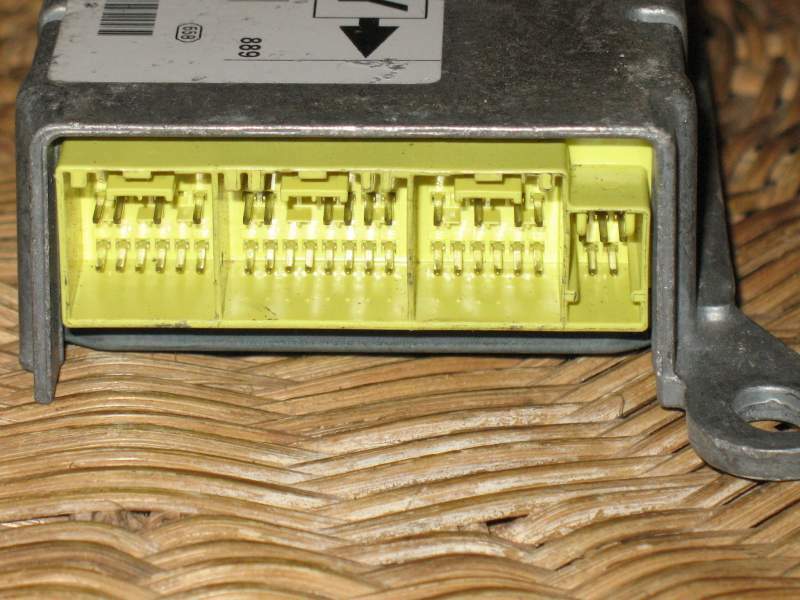 Nissan Micra - 98820BC500 Bosch 0285001853 - 24c08.