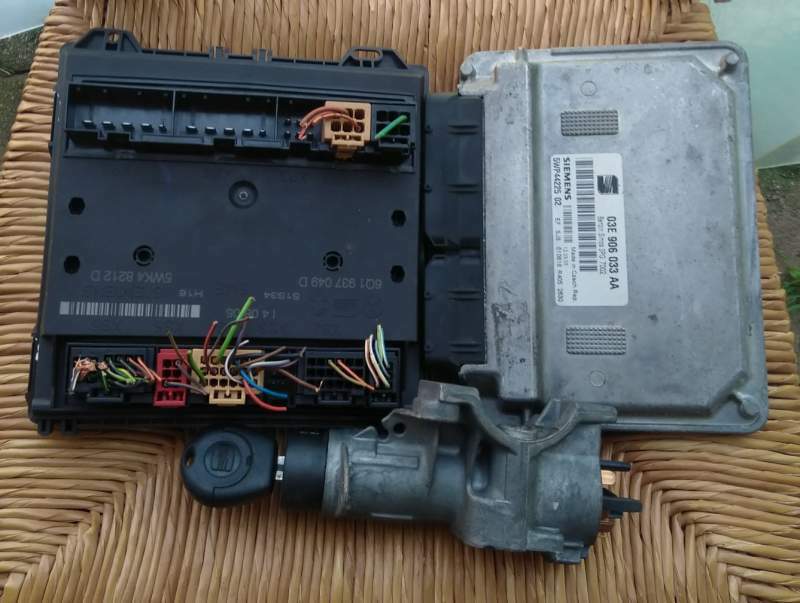 KIT ECU CENTRALINA SEAT IBIZA 1.2 03E906033AA 5WP44225 02