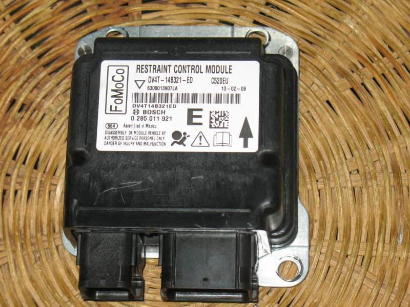 ECU Ford Kuga AIRBAG DV4T14B321ED Bosch 0285011921 FoMoCo