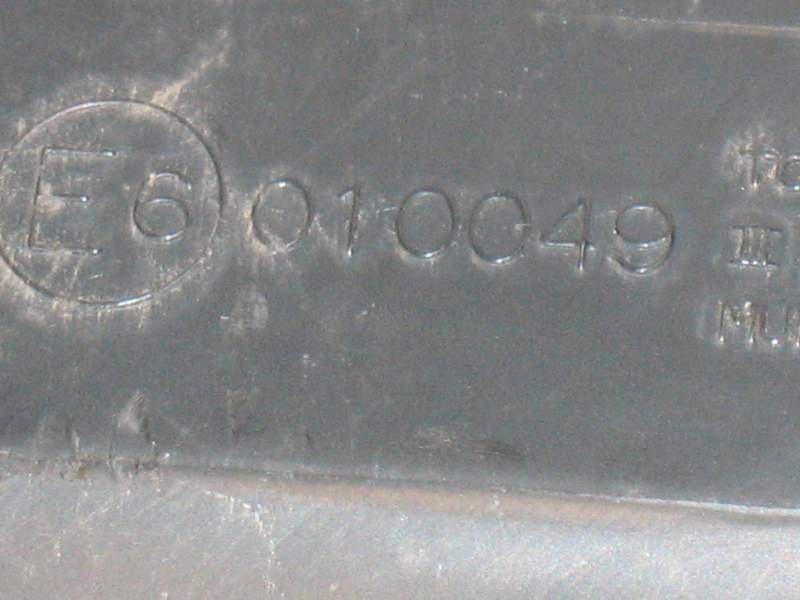 Toyota Ipsum-Side speccho (a destra) TOYOTA FUN CARGO yaris verso