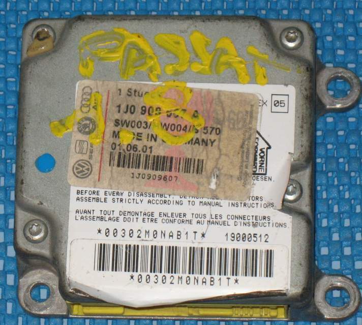 PASSAT 1.9 ECU AIRBAG VW 1J0909607 A 1J0909607A 5WK4199
