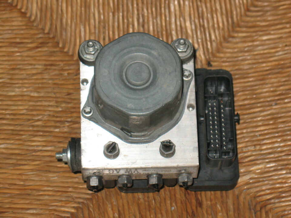 POMPA ABS AUDI A1 1.6 TDI 6R0614517BN 0265956084 6R0907379BK