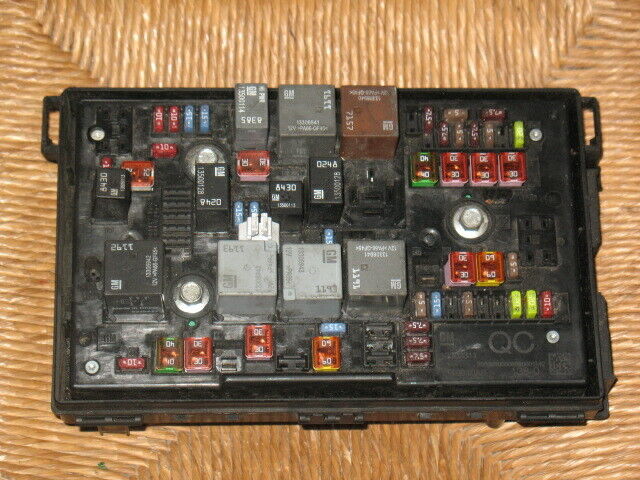 Astra j 1.4 1.6 scatola fusibili relÃˆ qc 13302311 1110010ab