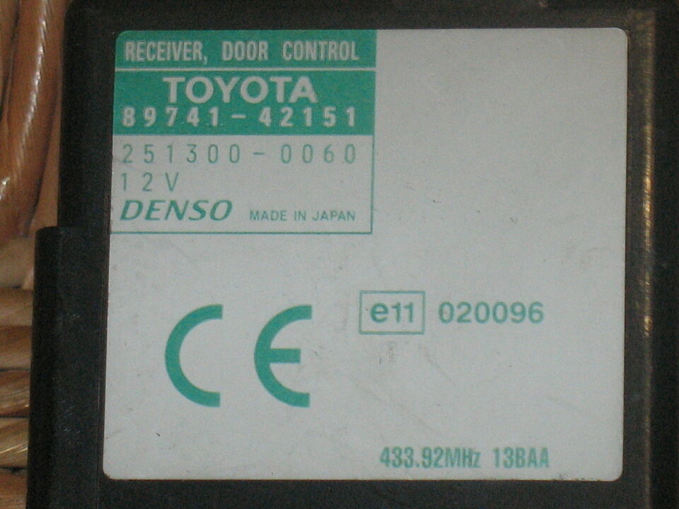 TOYOTA RAV 4 2.0 B RICAMBIO ACCENSIONE 89741-42151 251300-0060