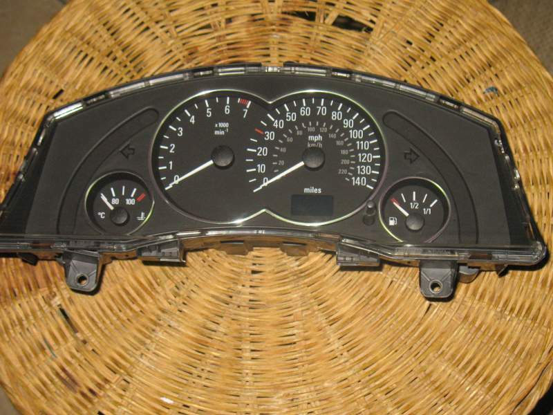 QUADRO STRUMENTI OPEL MERIVA 1.6 5DR Tachimetro VDO 13173384XY