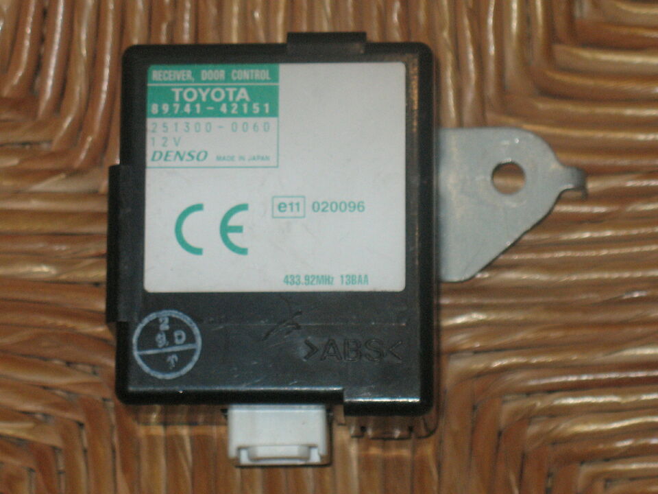 TOYOTA RAV 4 2.0 B RICAMBIO ACCENSIONE 89741-42151 251300-0060