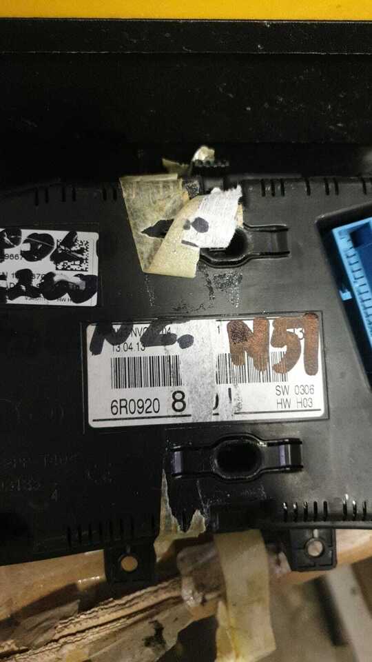 Quadro strumenti vw polo 6r0920 860 hw h03 1.6 TDI 2009-2019