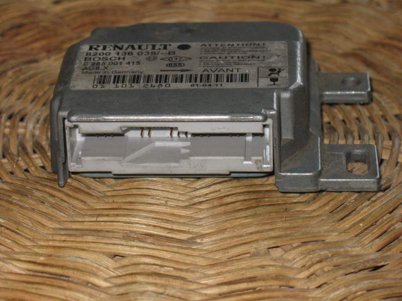 Ecu RENAULT CLIO 2 Airbag 8200136038b 0285001415