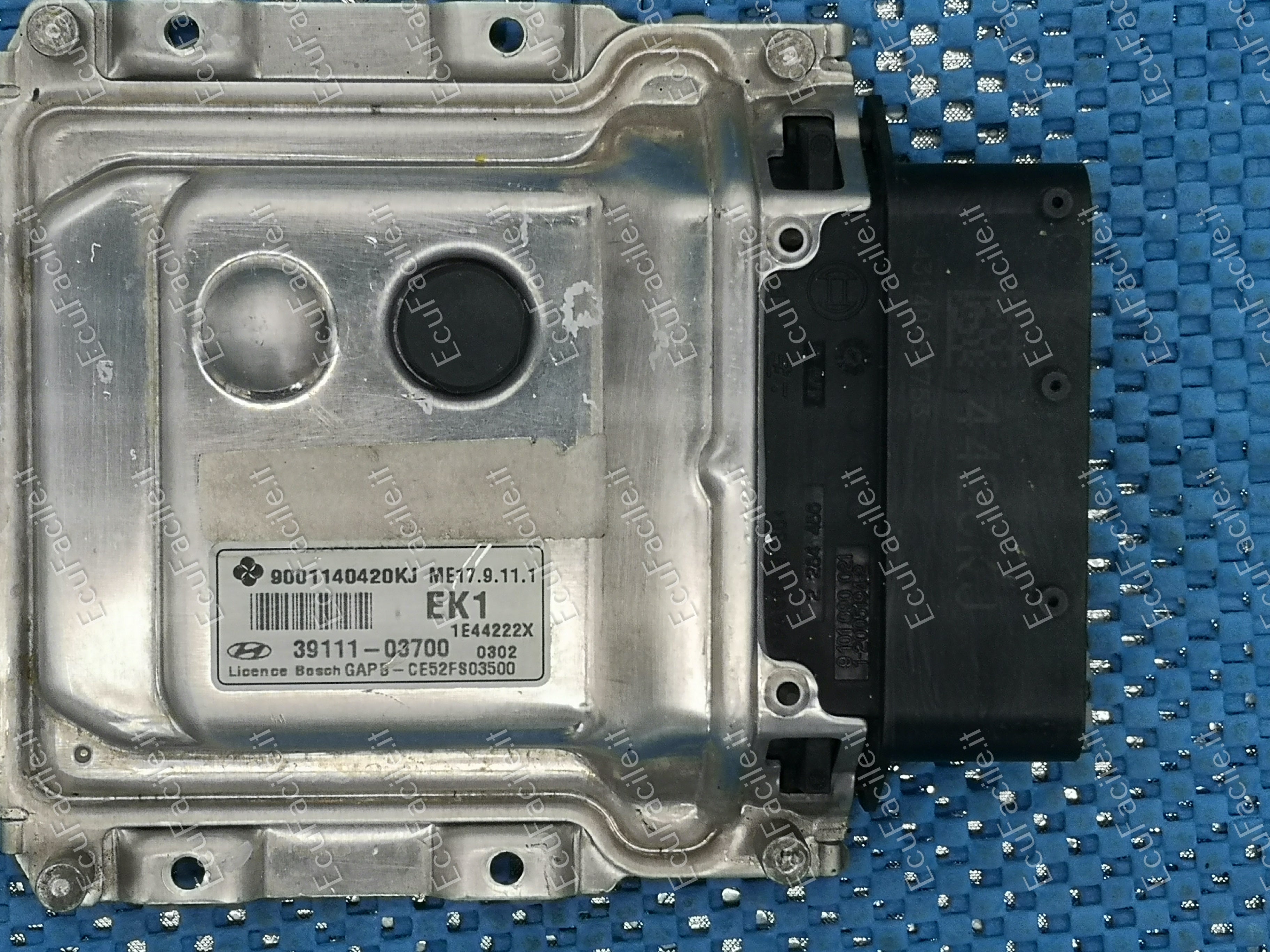 ECU HYUNDAI i20 39111-03700 3911103700 9001140420KJ ME17.9.11.1
