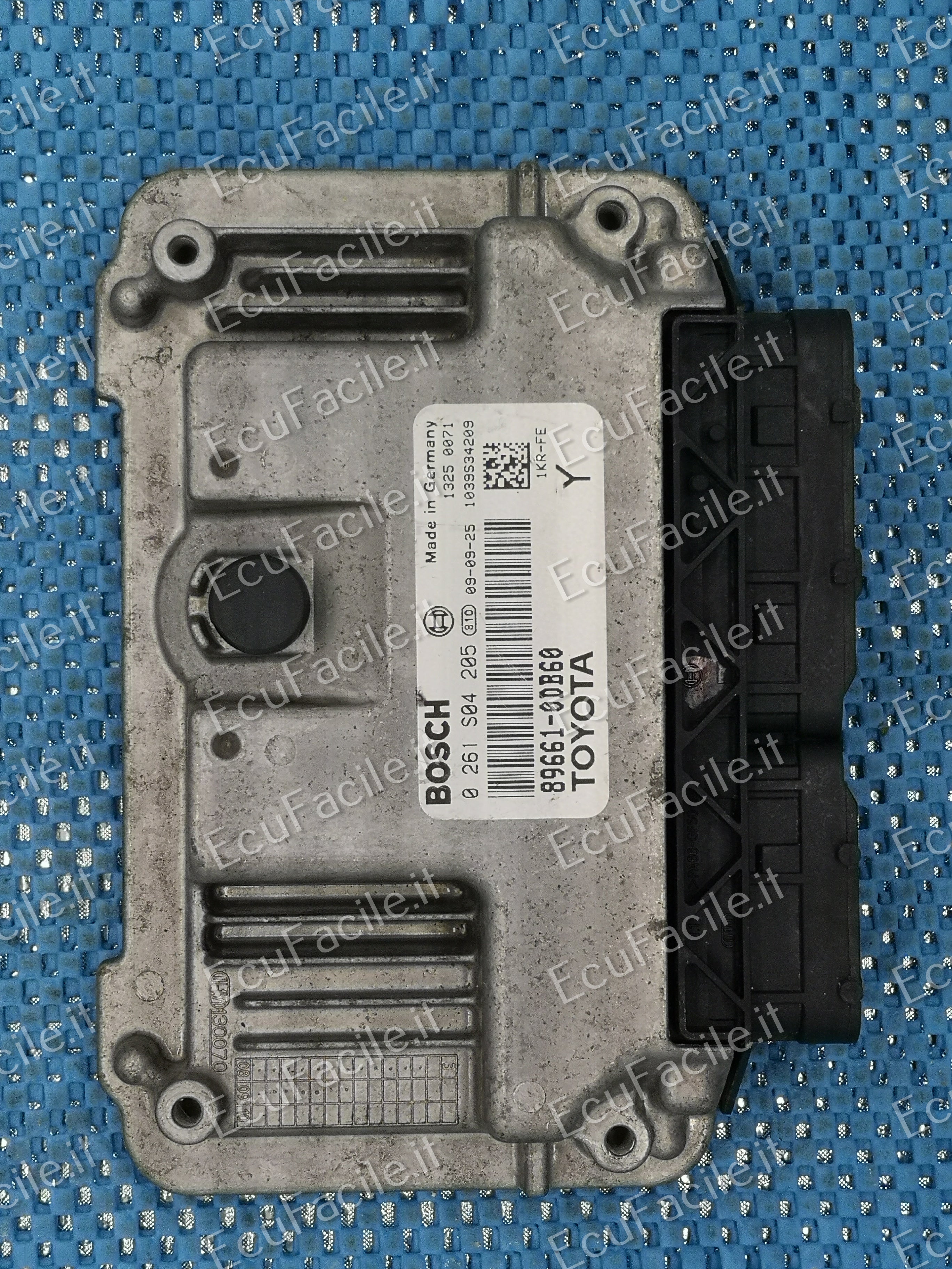ECU MOTORE TOYOTA YARIS 1.0 bj09 896610db60 BOSCH 0261S04205