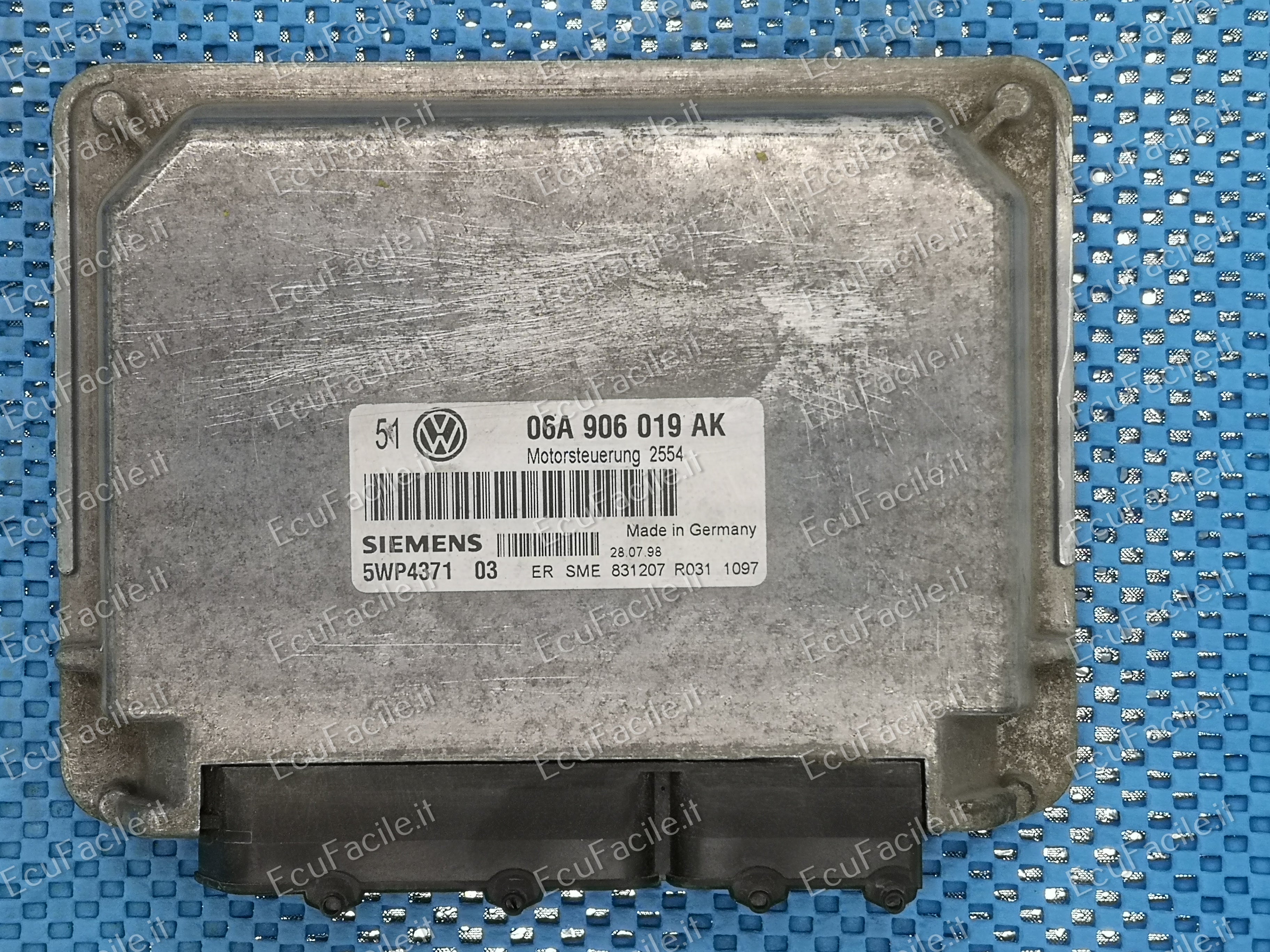 ECU VOLKSWAGEN GOLF BORA 1.6 06A906019AK 5WP4371 03 2554