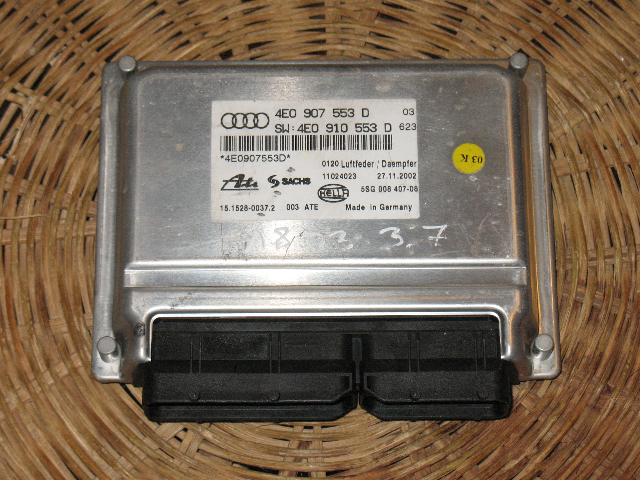 Audi A8 4E Adaptive Suspension ECU 4E0907553D SW 4E0910533D