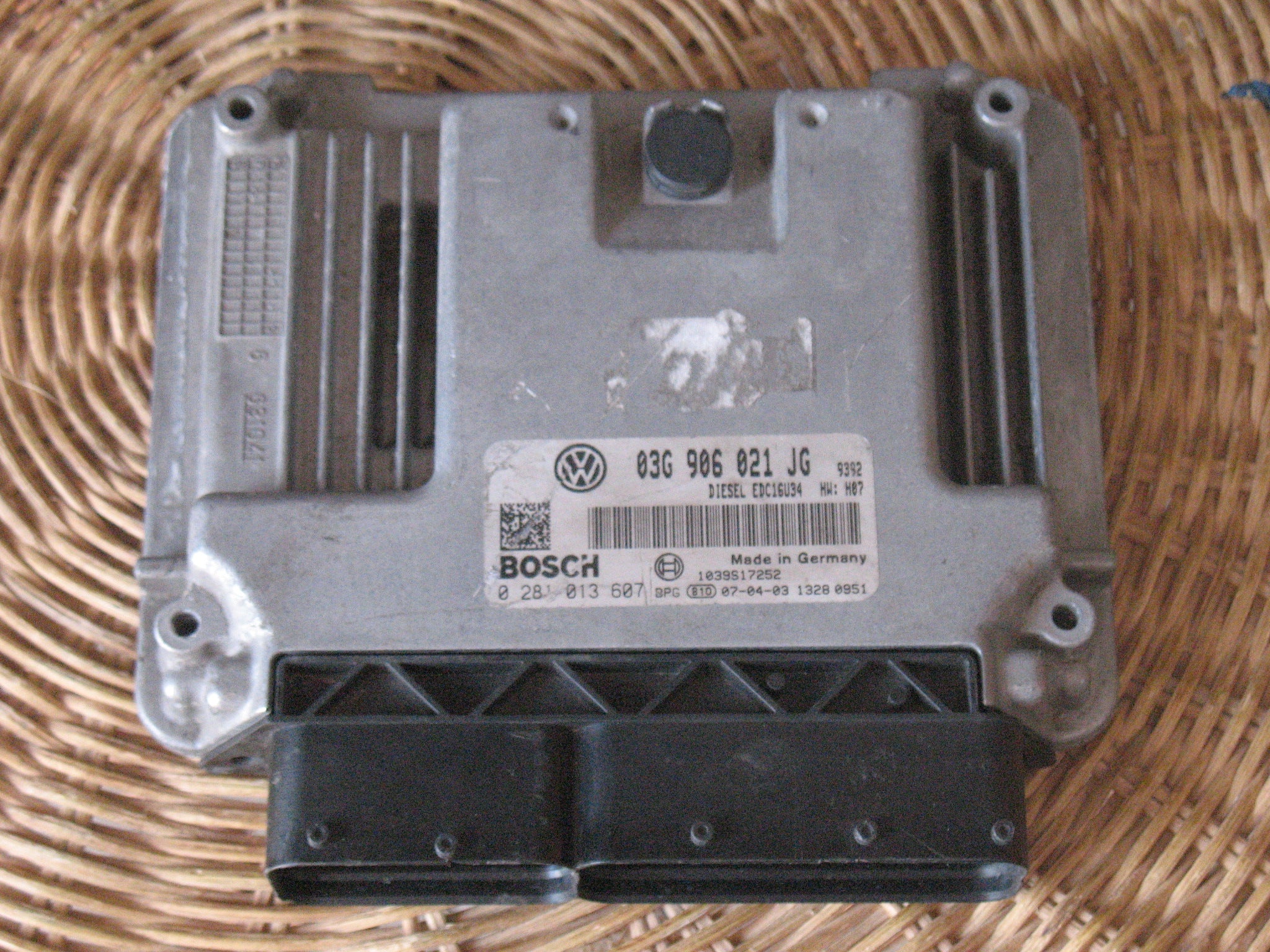 VW VOLKSWAGEN GOLF 2.0 TDI 03G906021JG BOSCH 0281013607 EDC16U34