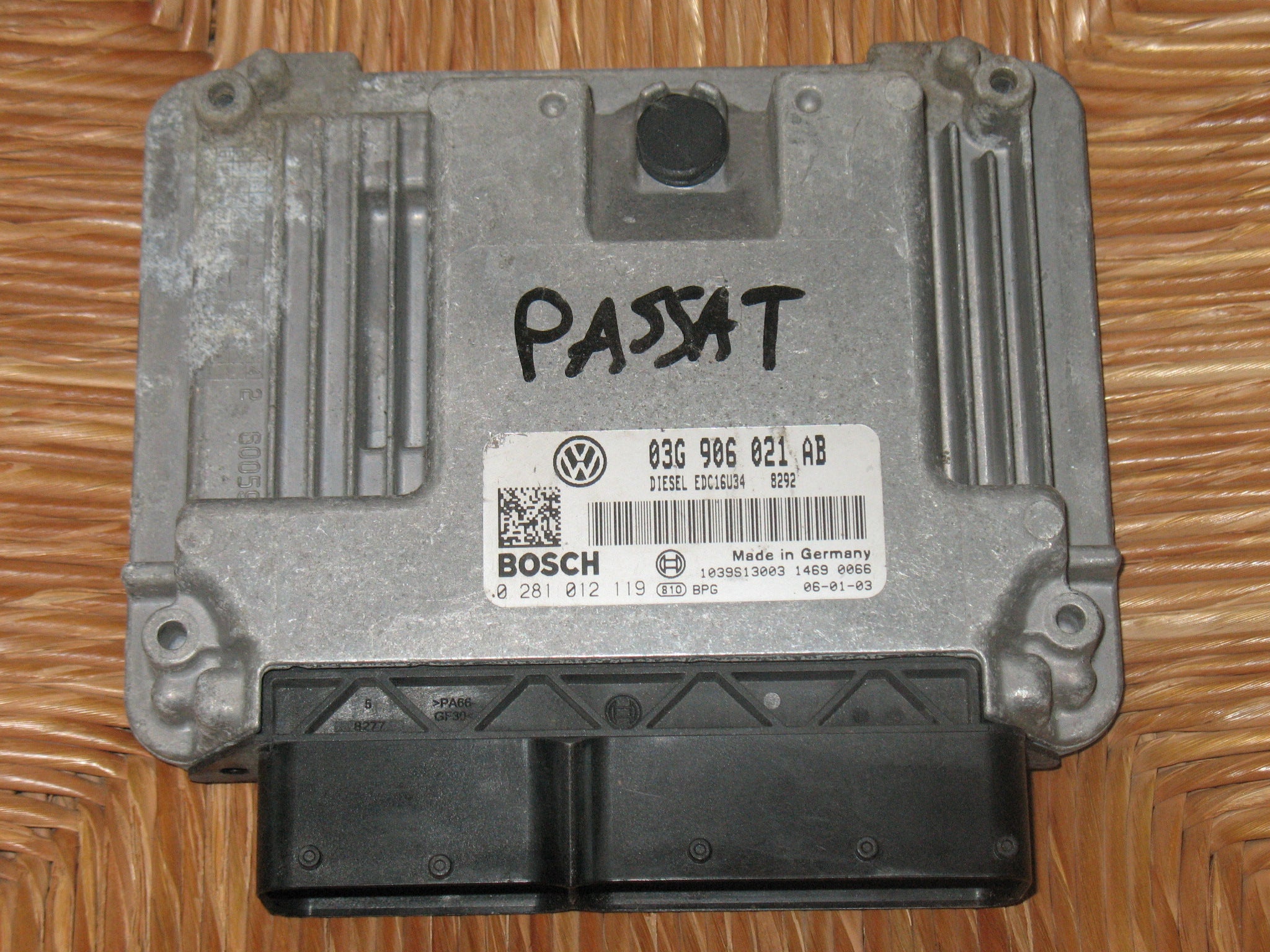 ECU VOLKSWAGEN PASSAT 2.0 TDI 0281012119 03G906021AB EDC16U34B