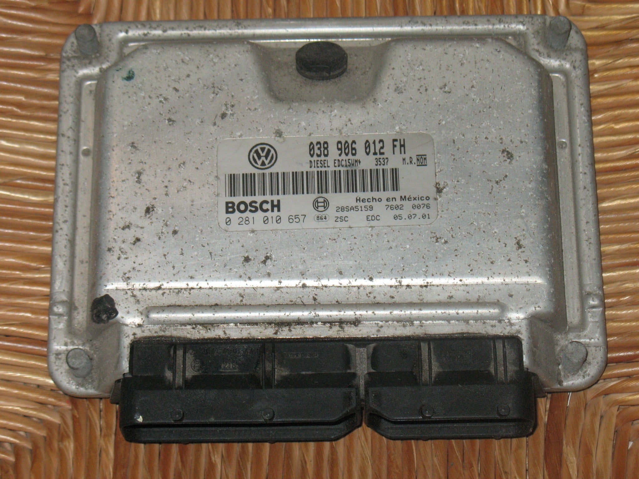 ECU MOTORE VW NEW BEETLE 1.9 TDI BOSCH  0281010657 038906012FH EDC15VM+