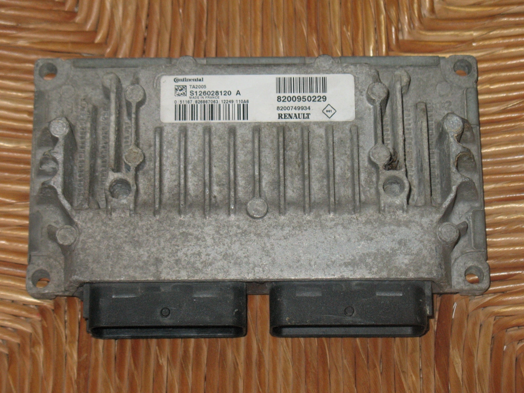 RENAULT CLIO III S126028120A 8200950229 8200749934