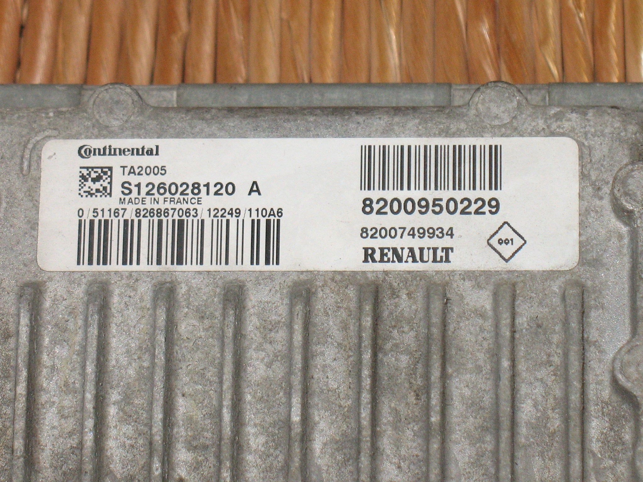 RENAULT CLIO III S126028120A 8200950229 8200749934