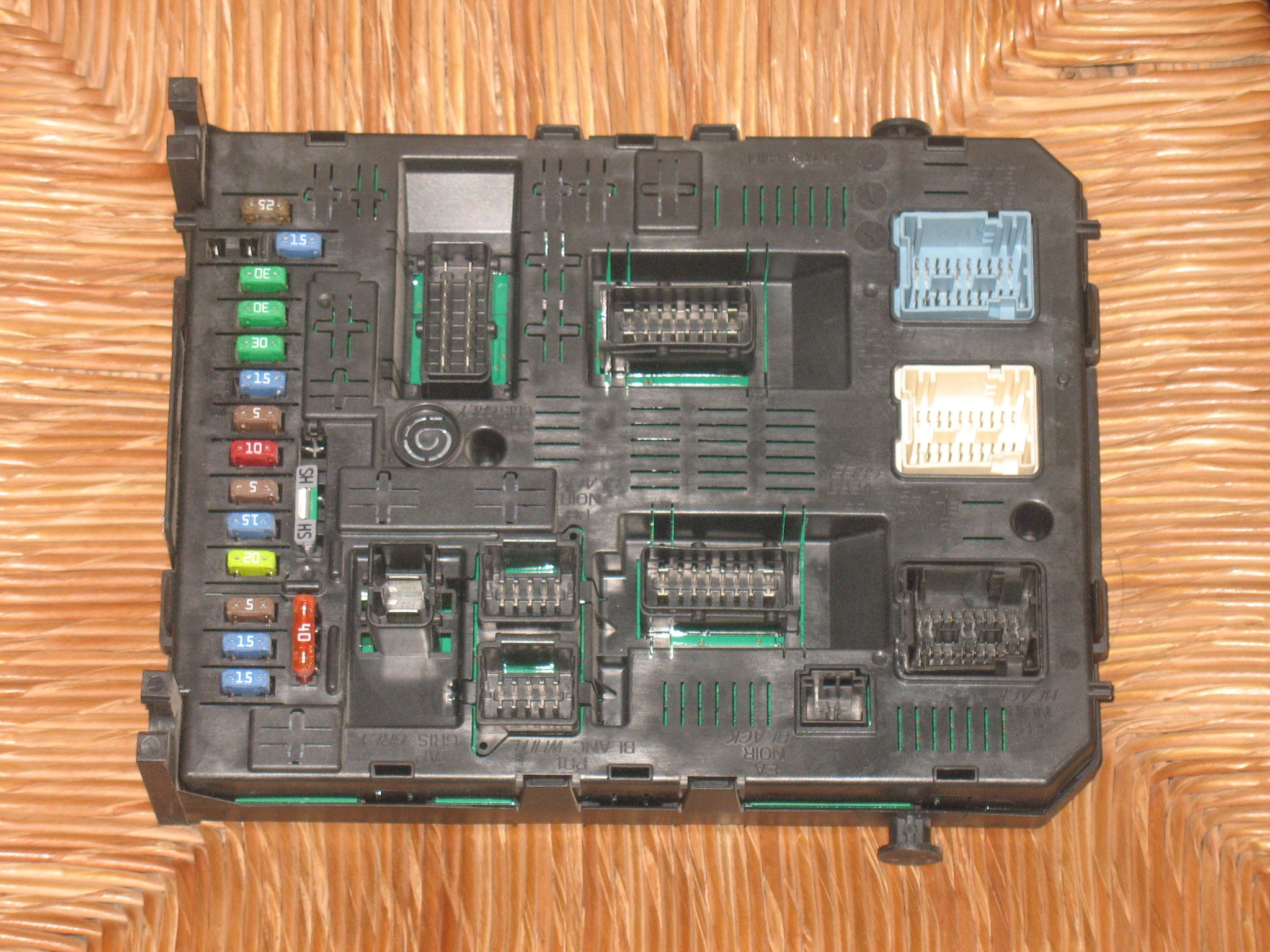 BSI CITROEN PEUGEOT 9664059080 966405908001 BSI04EV K04-00