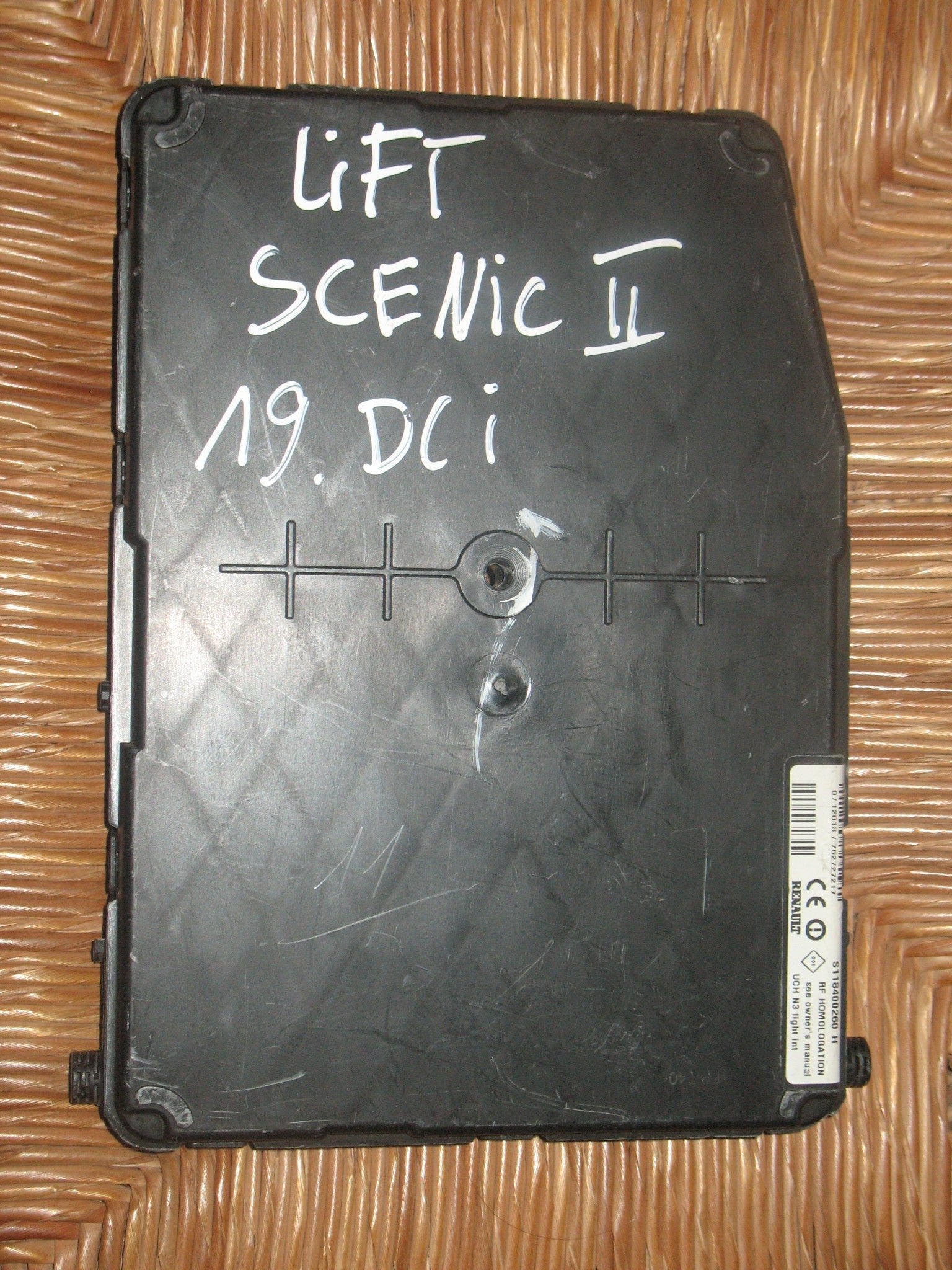 BODY RENAULT Megane 8200724370 S118400260H UCH N3