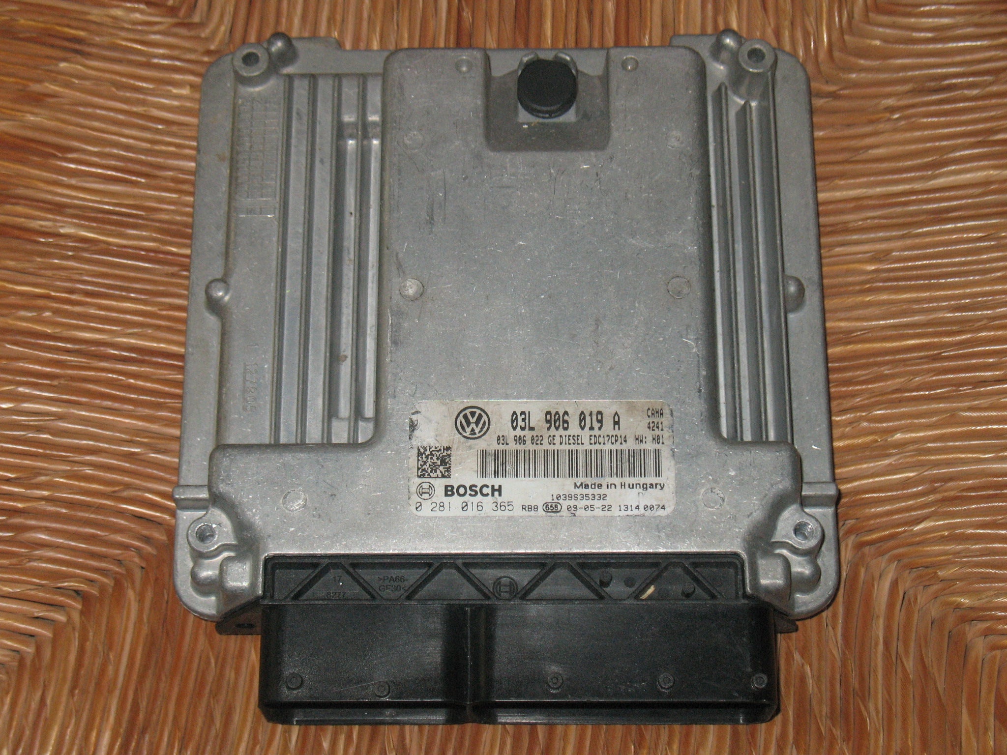 Bosch Engine ECU Seat Exeo 2.0 TDI, 0281016365 03L906019A EDC 17CP14-3.2