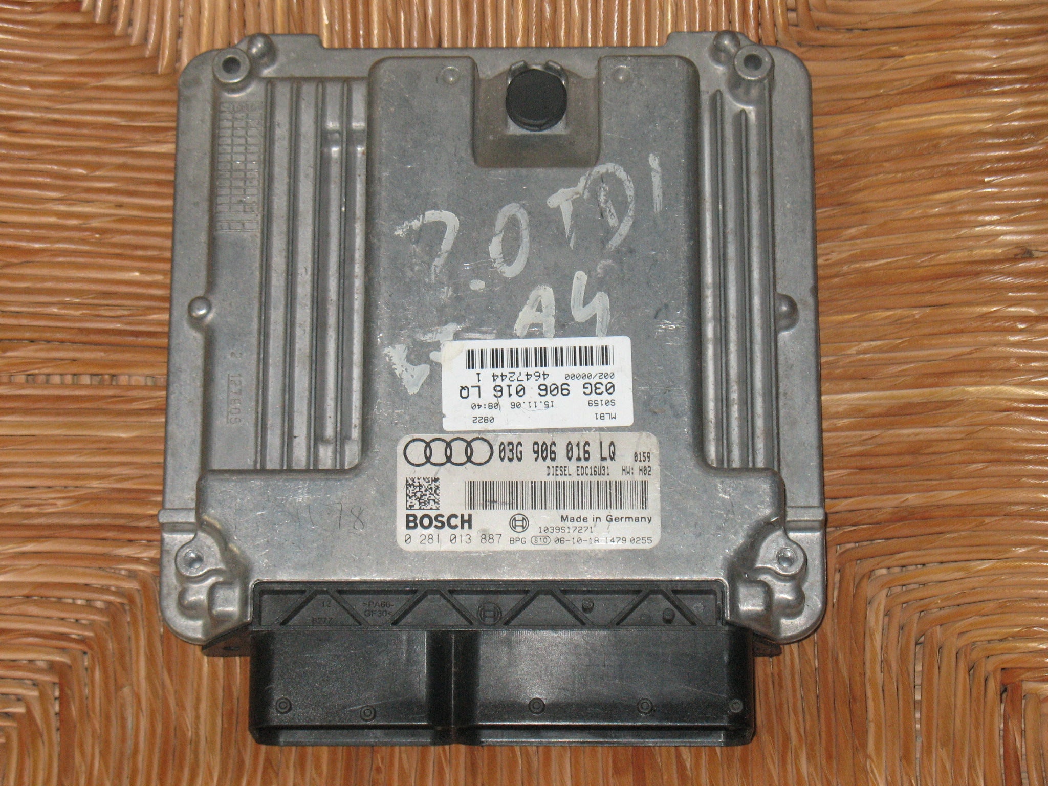 ECU AUDI A4 2.0 TDI 03G906016LQ Bosch 0281013887 EDC16U31