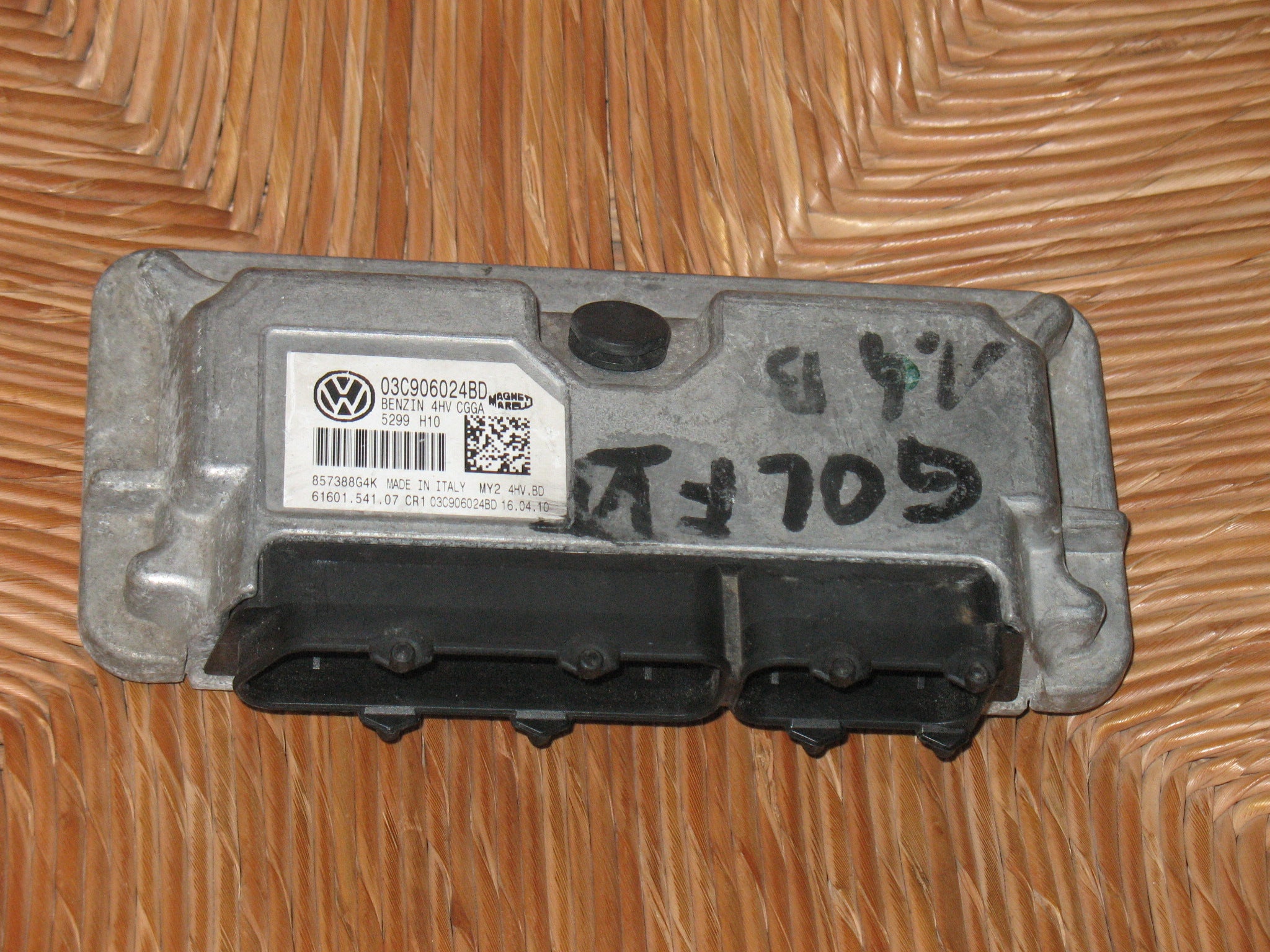 VOLKSWAGEN GOLF 6 ECU MAGNETI MARELLI IAW 4HV 03C906024BD 8326 MM Boot4HV r04 XX60 N/A