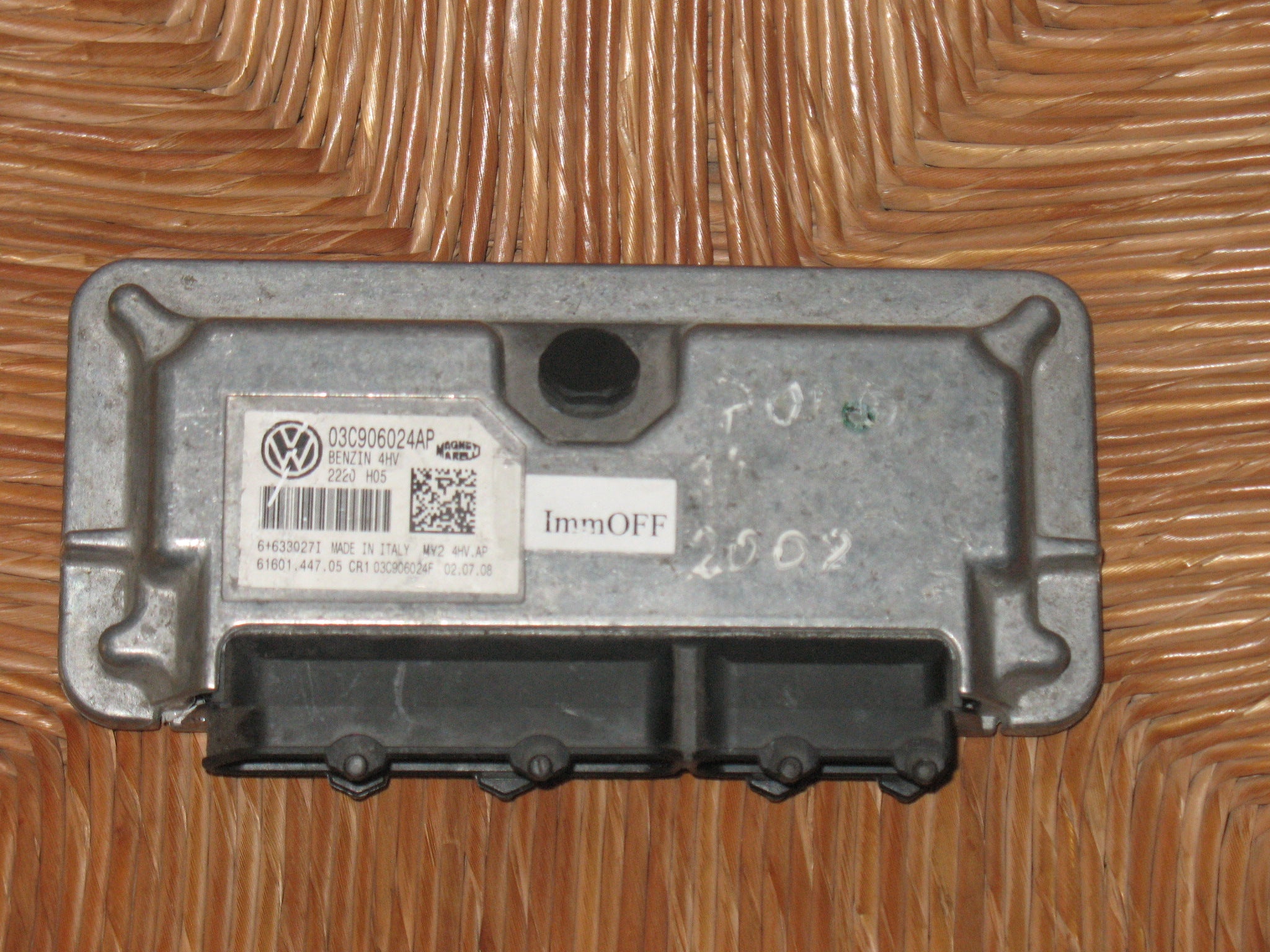 ECU volkswagen polo 03C906024AP IAW 4HV.AP 03C 906 024 AP 03C906024F 03C 906 024 F 6160144703 CR1 1.4