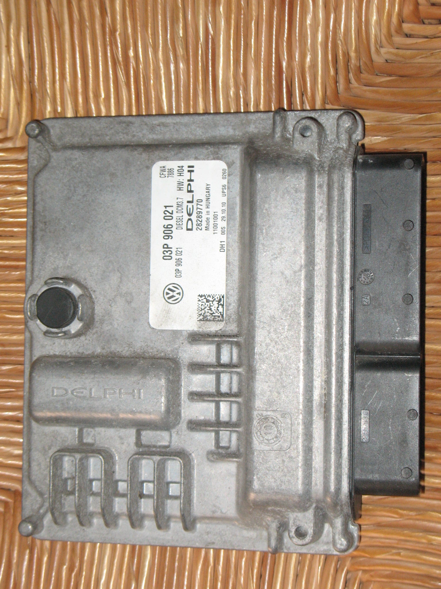 VW Polo Golf 1.2 TDI 03P906021 28302305 DCM3.7 HW:H04 28289770