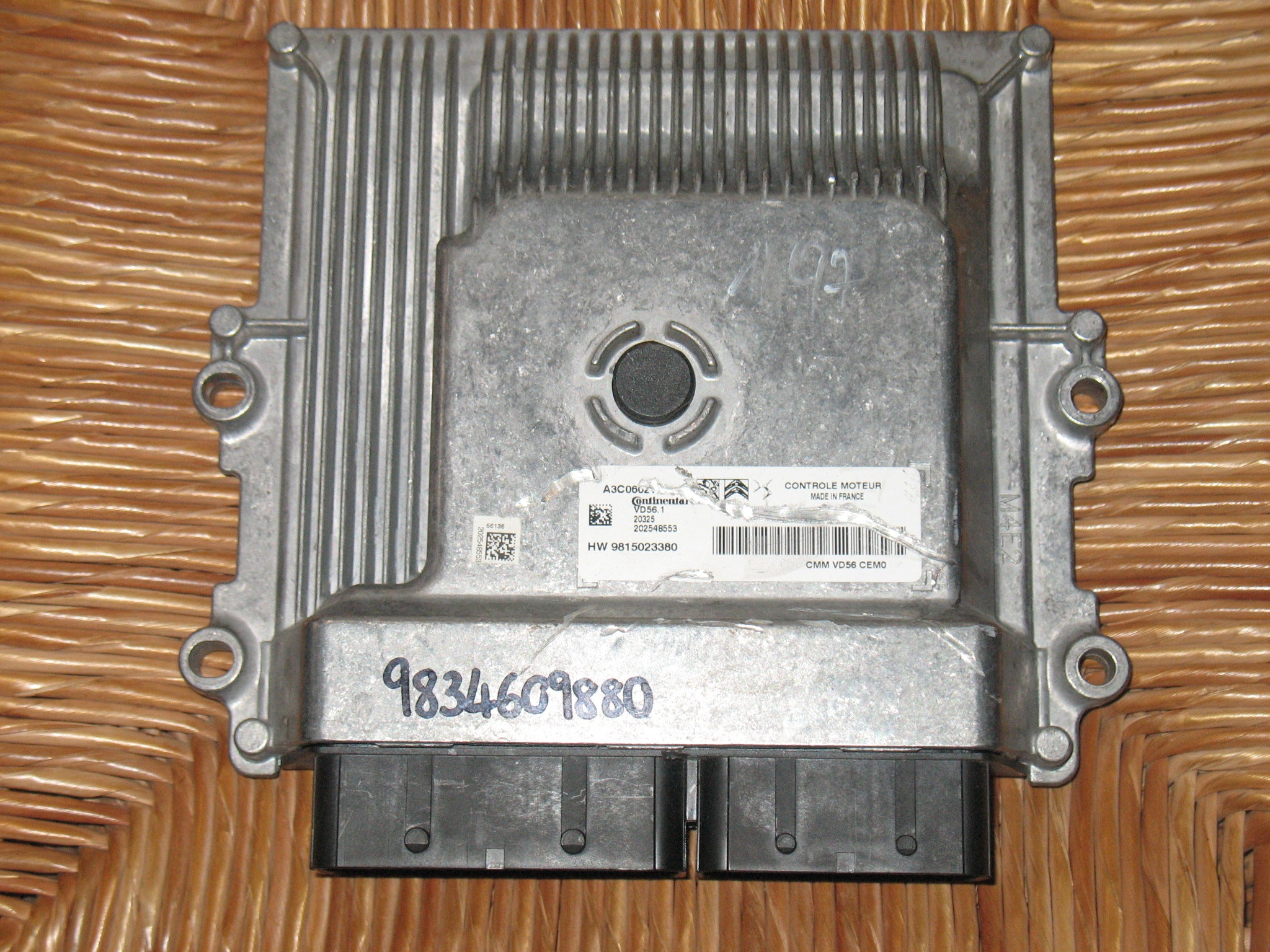 ECU peugeot 3008 VD56.1 9834609880 A2C0320410001 HW9815023380
