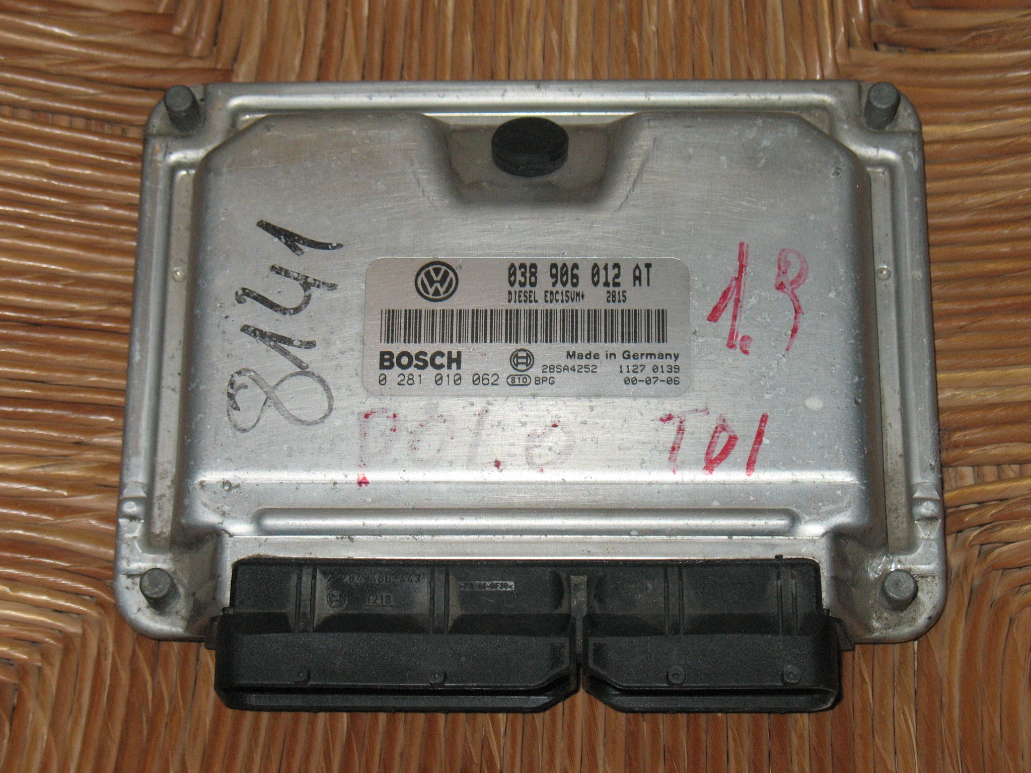 ECU CENTRALINA SEAT LEON 1.9 TDI ASV 038906012AT BOSCH 0281010062 28SA4252 DIESLE EDC15UM+ 2815