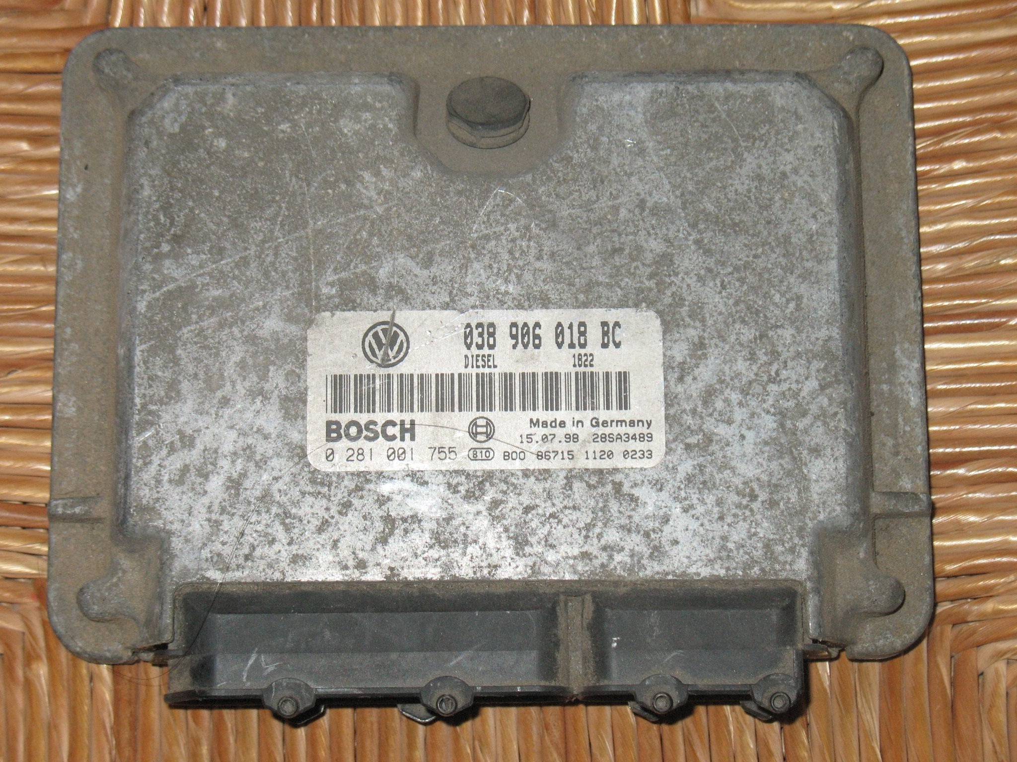 ECU CENTRALINA SKODA OCTAVIA 1.9 TDI 038906018BC BOSCH 0281001755 EDC15V-5.35