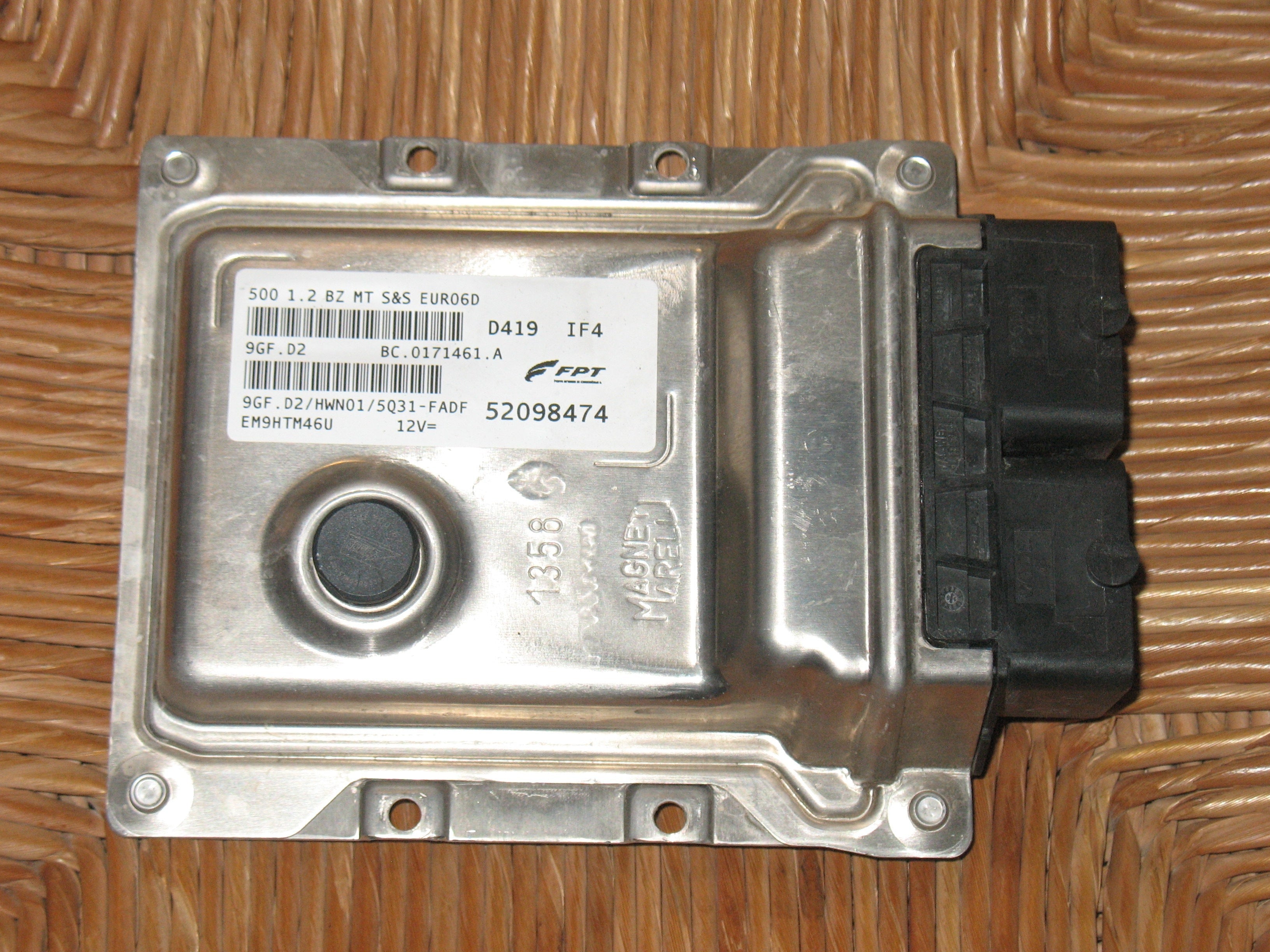 ECU CENTRALINA MOTORE FIAT 500 1.2 START E STOP 52098474 NUMERO 9GF.D2 HWN01 5Q31-FADF 9GFD2 NUMERO BC.0171461.A