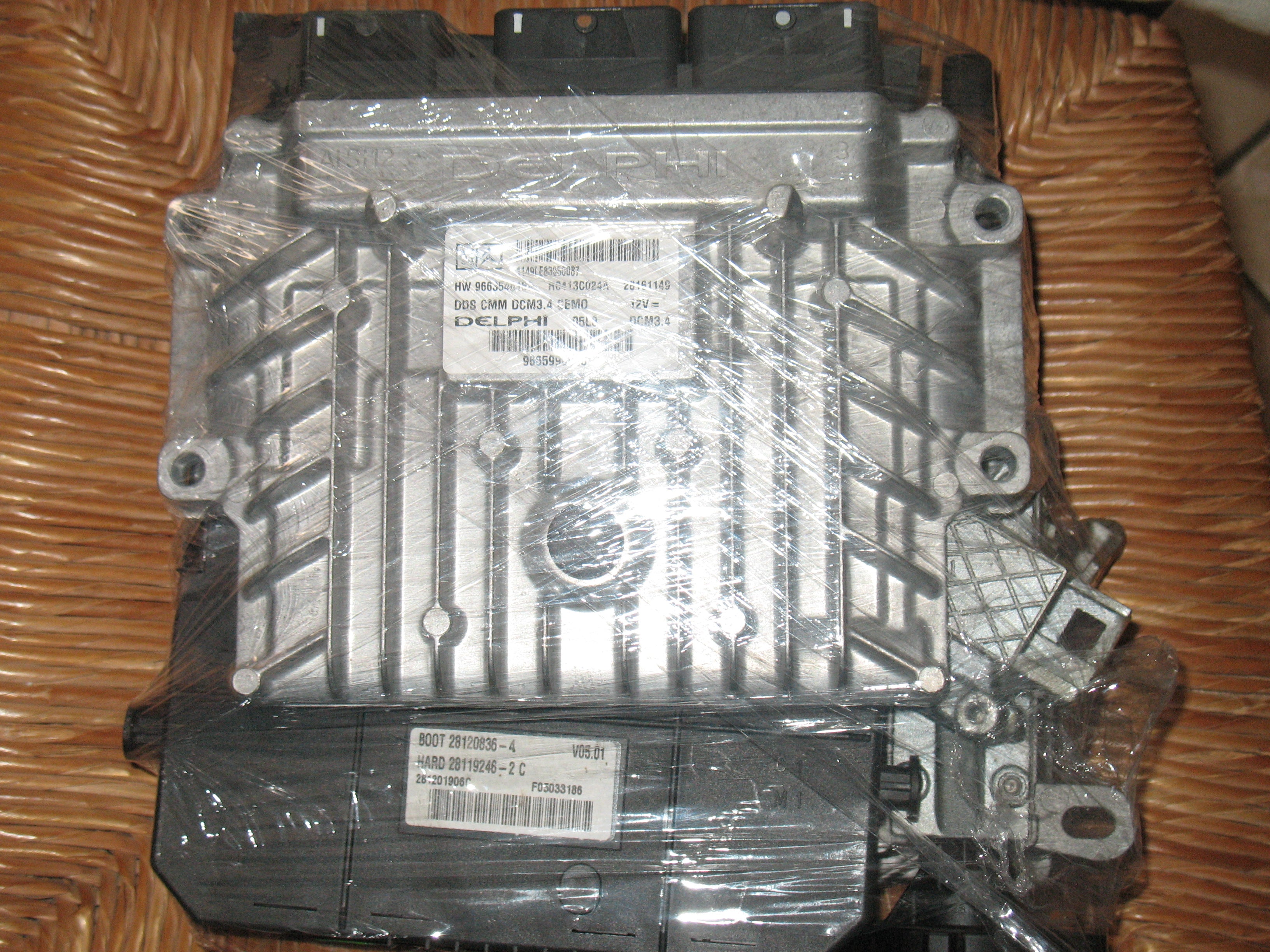 kit ECU DELPHI R0413C024A PSA 9663548180- 9665996080- 28161149 BSI CITROEN 2.0 HDI 966405878001 con blocchetto chiave