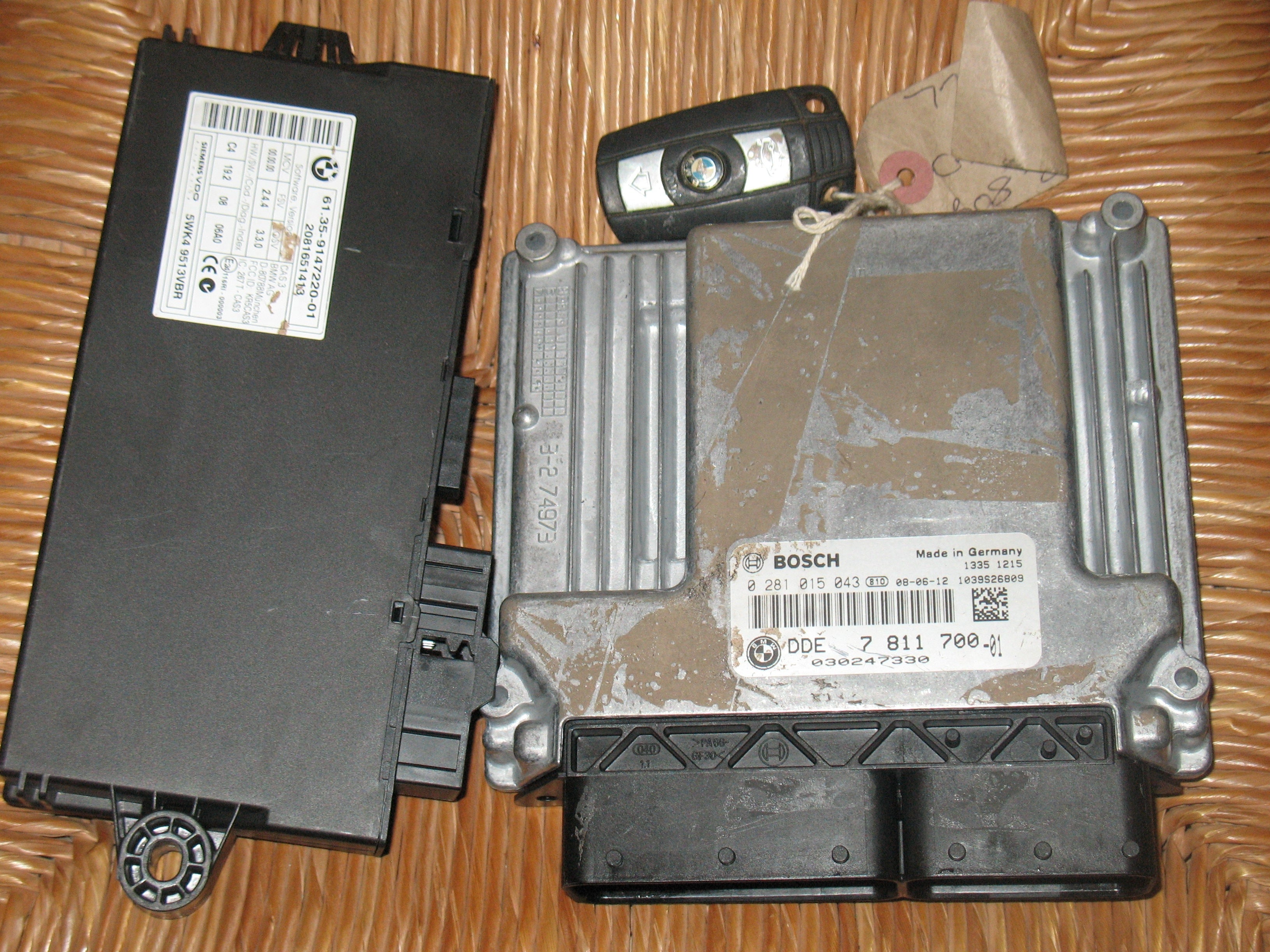 KIT ECU BMW 3 2.0 D 0281015043 DDE 7 811 700 DDE7811700 5WK49513VBR BMW 320 D E91 2.0 D SW  CON CHIAVE 6954719 61359147220