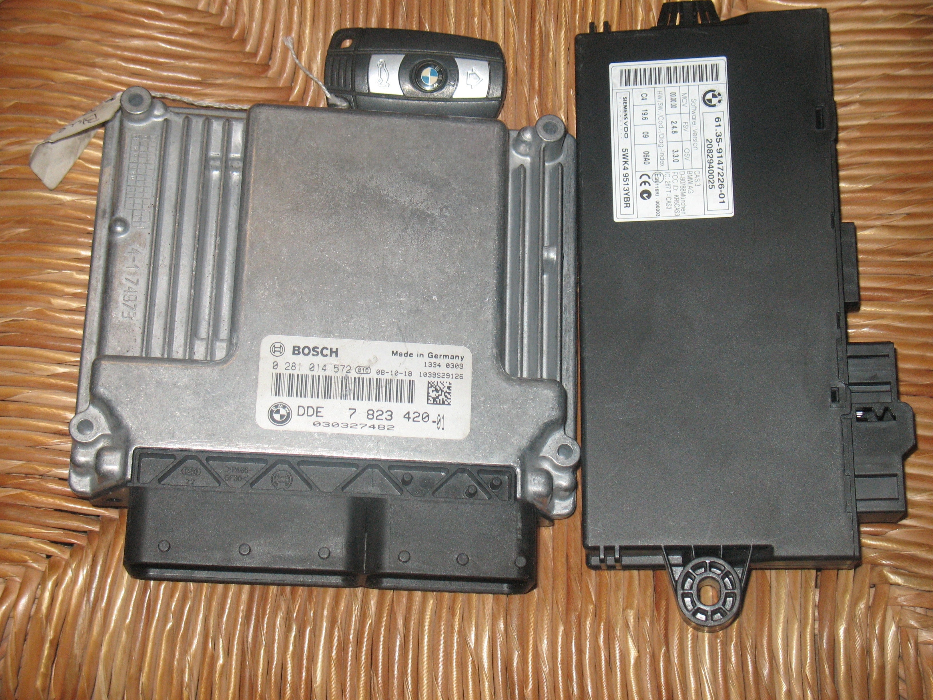 kit ECU BMW E90 320 2.0 D BOSCH 0281014572 DDE 7823420 body 61.35-9147226-01 SIEMENS VDO 5WK4 9513YBR con chiave