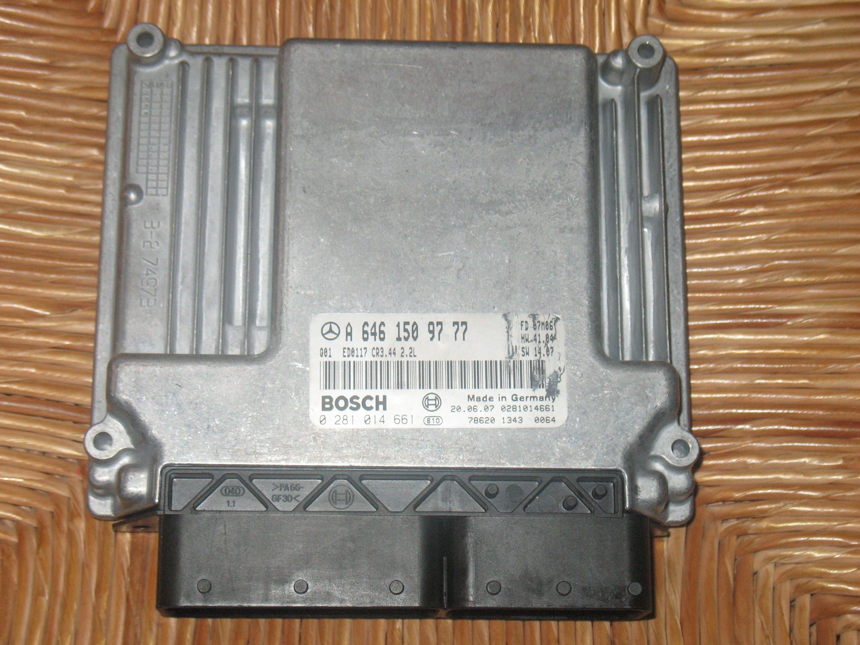 ECU MERCEDES CLC CLK BOSCH 0281014661  A6461509777 CR3.44 EDC 16C2-9.44
