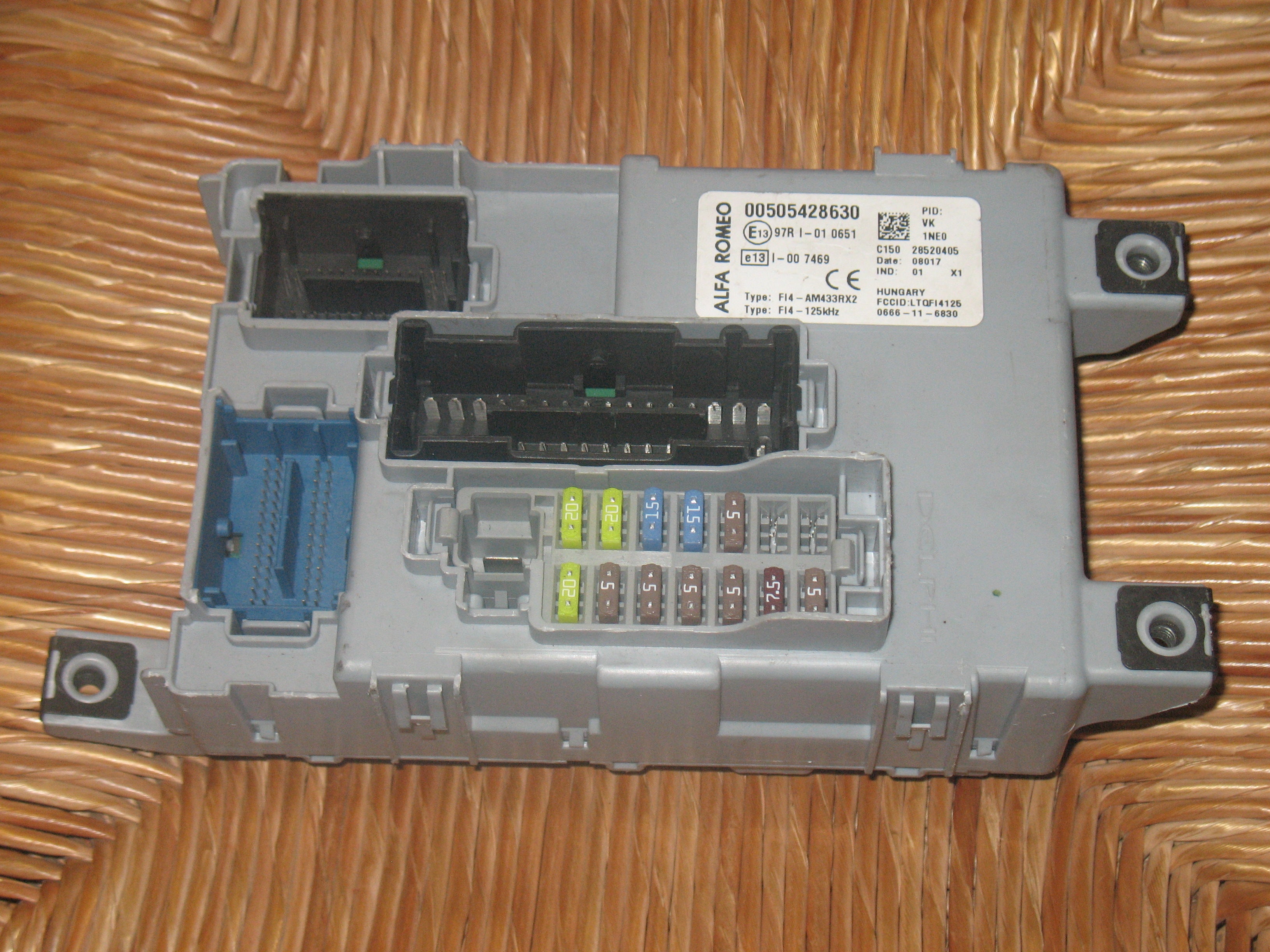 BODY COMPUTER Alfa Romeo Mito 00505428630 28520405 Modello: 70F3379 N11042