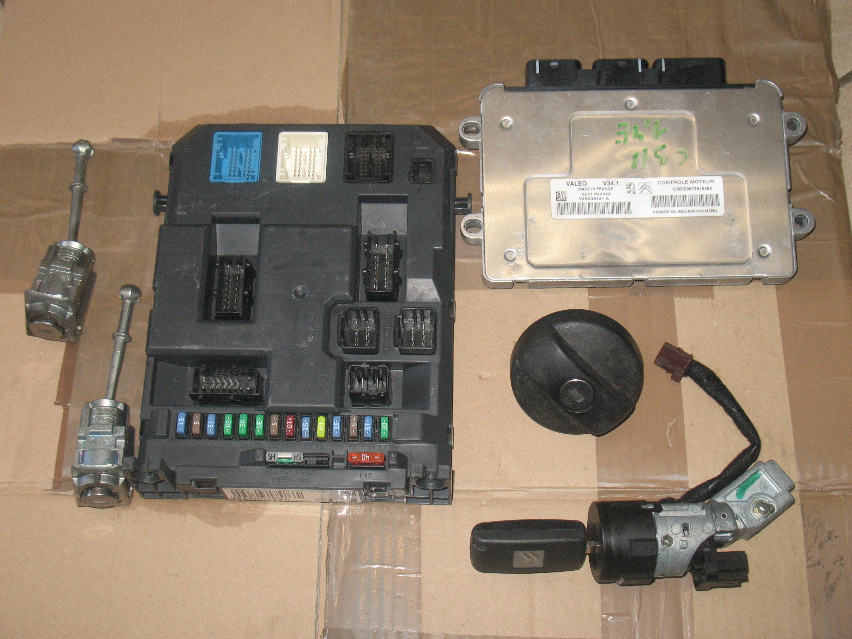 KIT ECU CENTRALINA valeo V34.1 HW9666591380 CMDE9675916480 V29009427A BSI 9666952280 X04-00 X0400 con blocchetto chiave