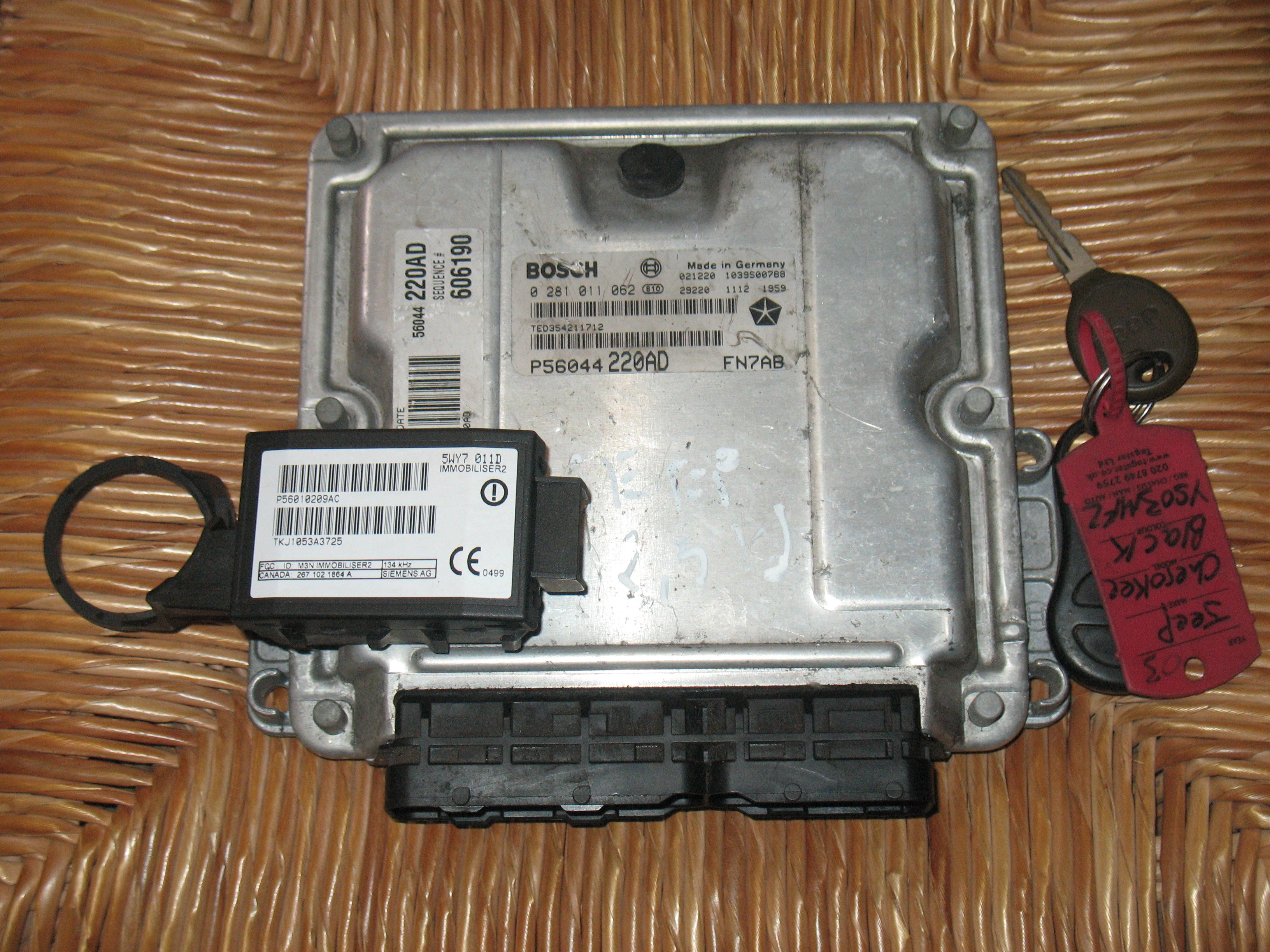 Ecu jeep cherokee bosch 0281011062 P56044220AD FN7AB EDC15C5-7.18