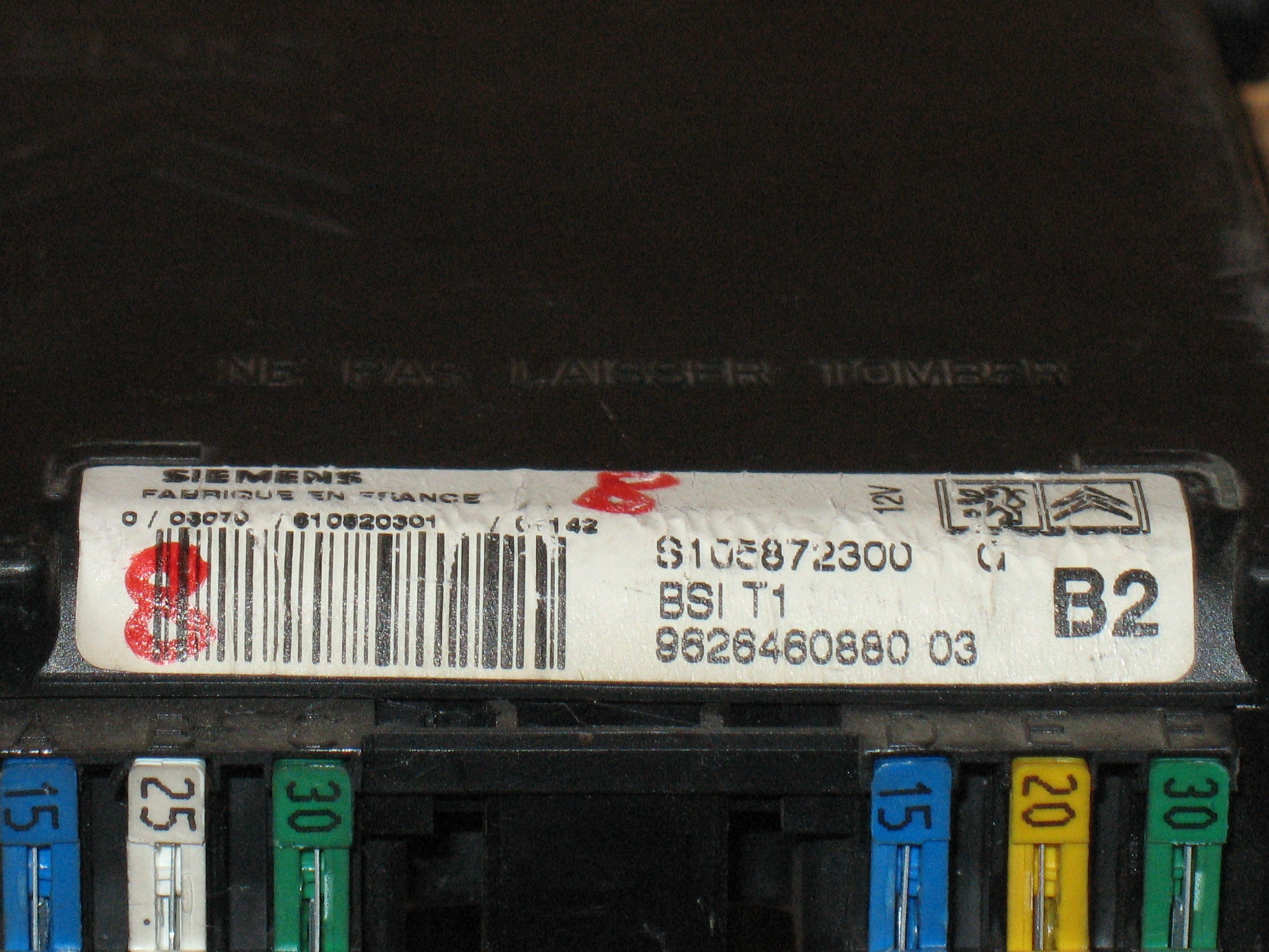 BODY COMPUTER PEUGEOT 206 9626460880 03 S105872300 G