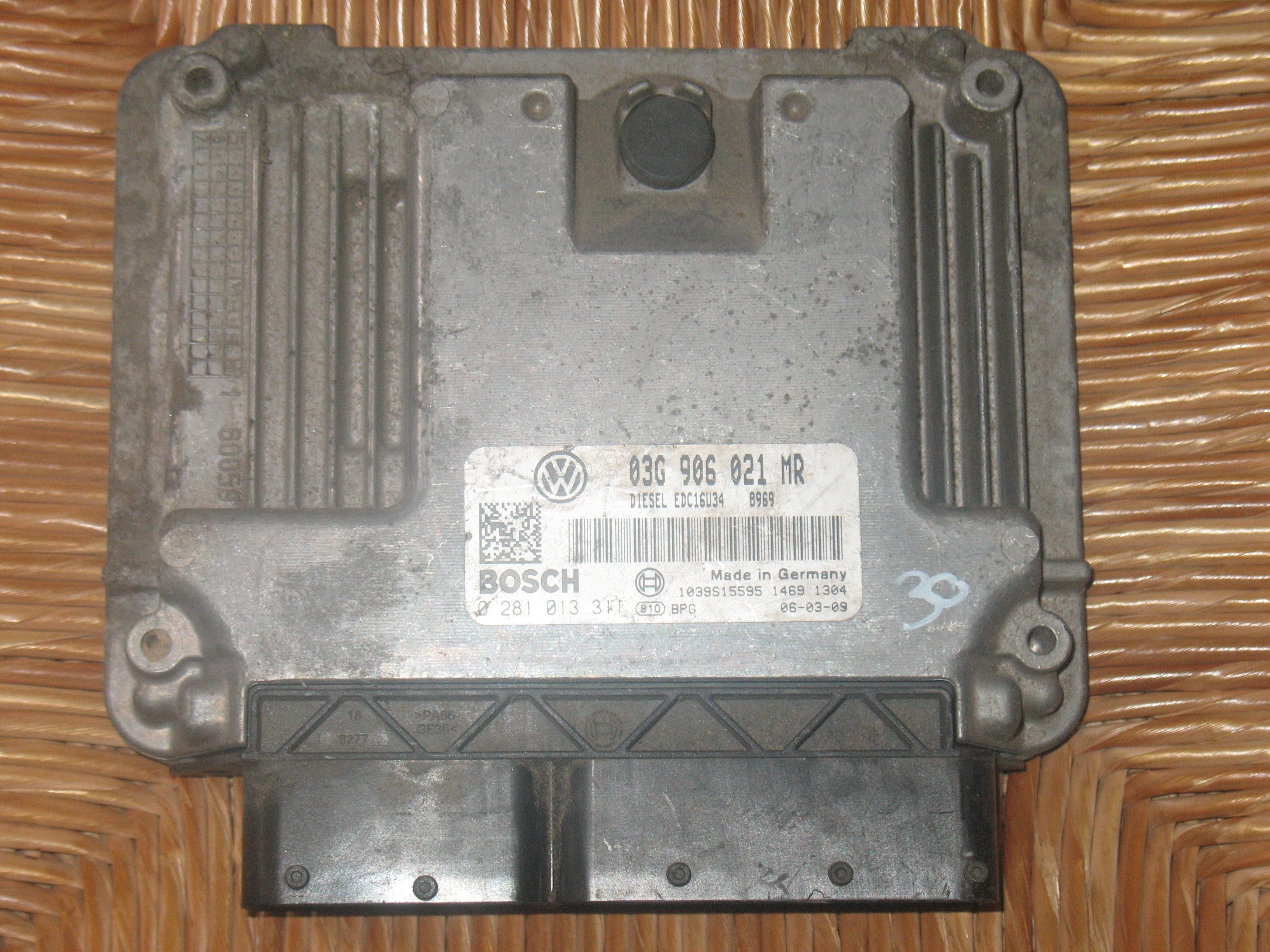ECU CENTRALINA VW VOLKSWAGEN PASSAT 2.0 TDI 03G906021MR BOSCH 0281013311  EDC16U34