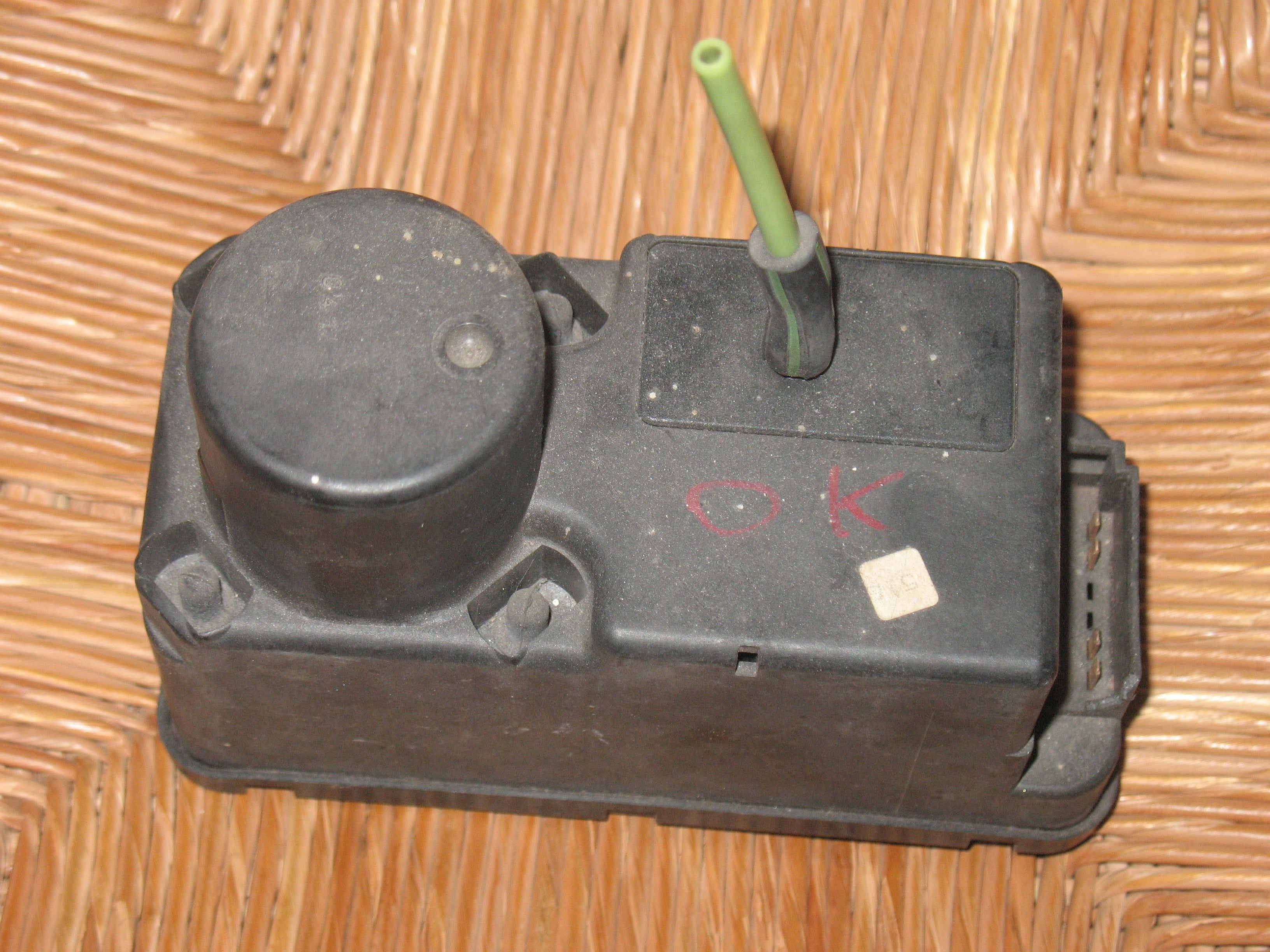 357962257 CENTRALINA CHIUSURE VOLKSWAGEN Passat Berlina 1° Serie Diesel Diesel Codice: 357962257