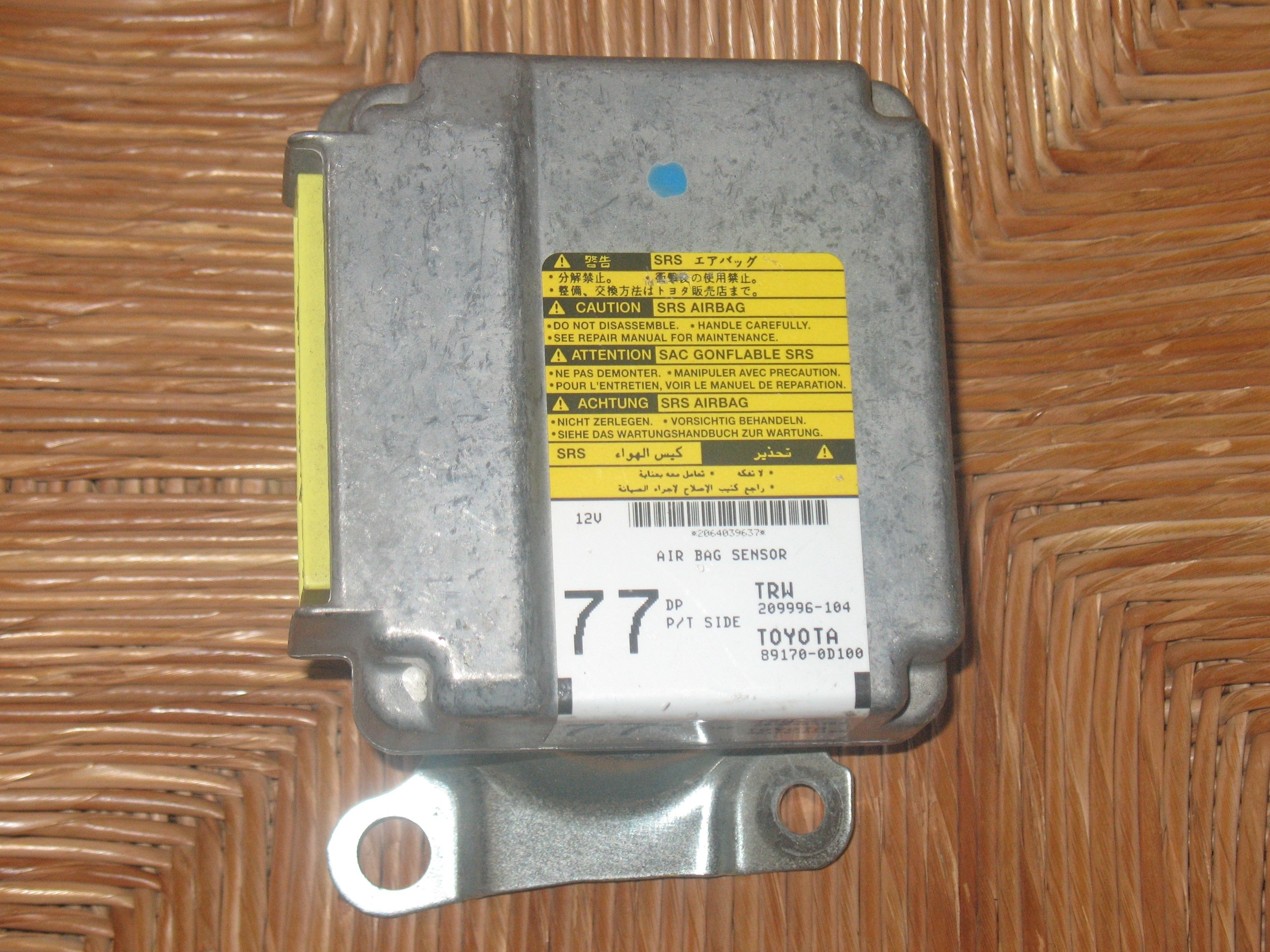 CENTRALINA SENSORE AIRBAG TOYOTA YARIS 1 (P1) [1999-2005] CON CRASH 89170-0D100 BENZINA MANUALE CODICE COLORE: 154 · 209996-104 891700D100