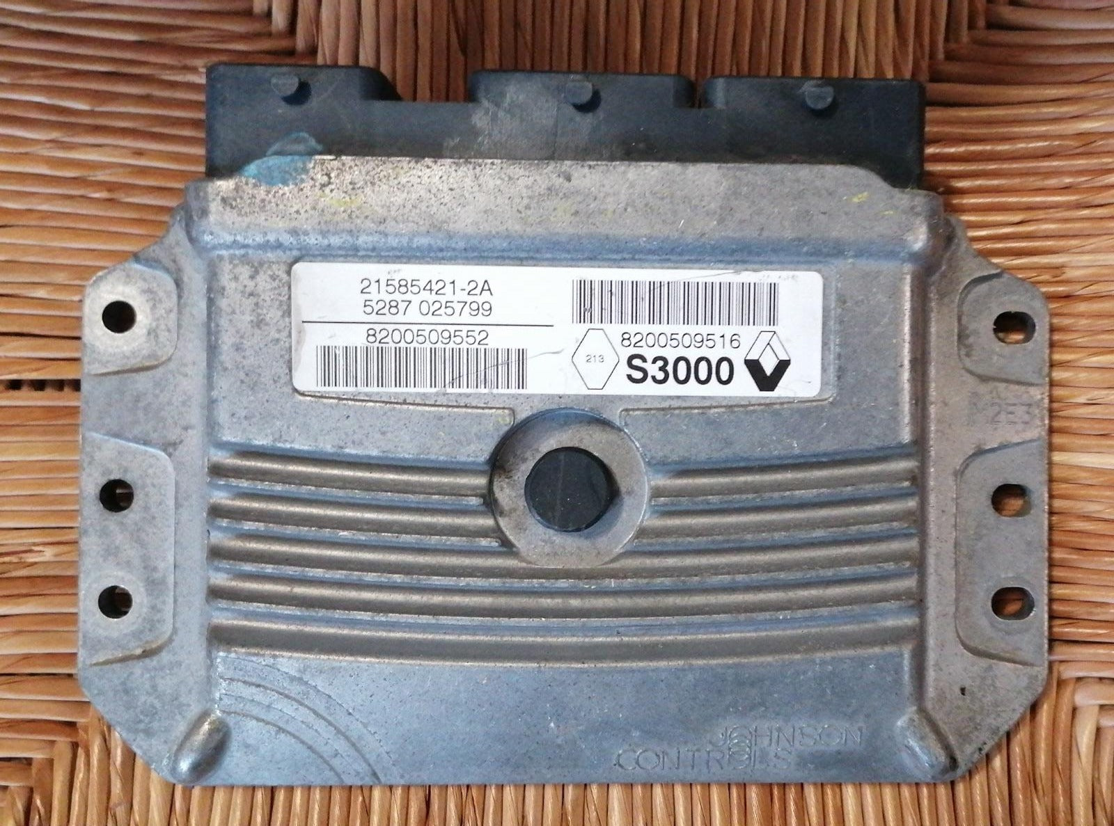 ECU RENAULT MEGANE 1.6 21585421-2A 8200509516 8200509552