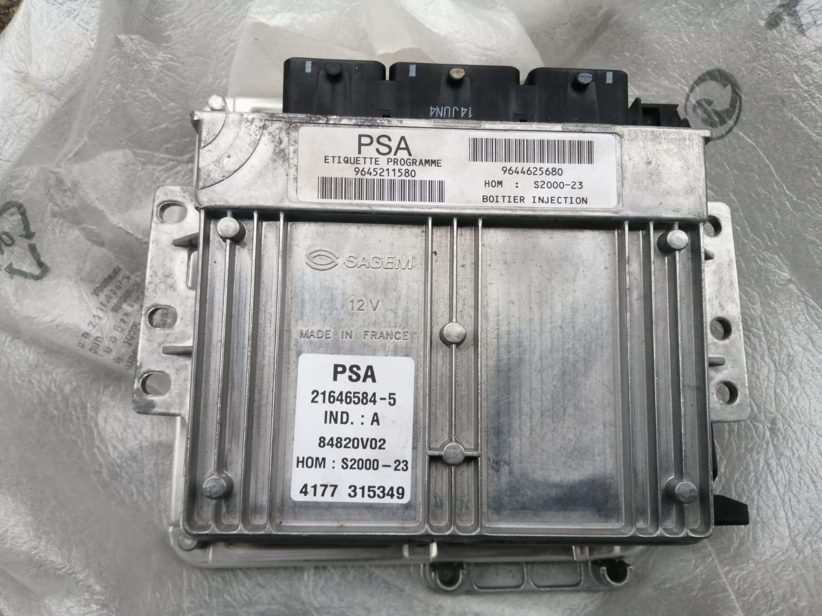 ECU PEUGIOT 1.4 9637706180-04 9643782480 21645920-6 S2000-23