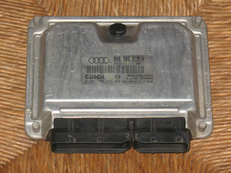 ECU CENTRALINA AUDI TT 1.8 TB 0261204898 8N0906018A ME7.5