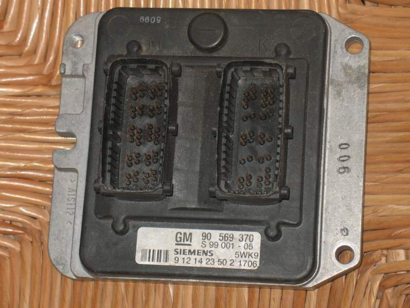 ECU OPEL VECTRA B 1.8 GM 90569370 SIEMENS 5WK9 1706