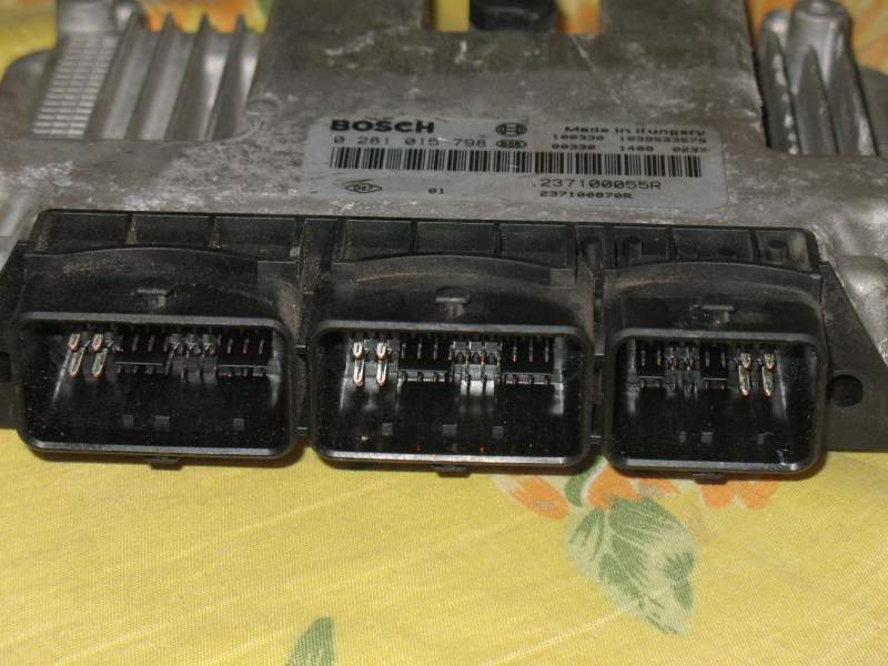 ECU RENAULT GRAN SCENIC 0281015798 MEGANE 3 1.9 DCI 130 2010