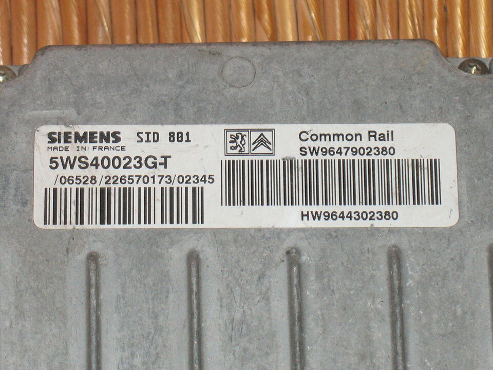 Citroen Xsara 2.0 5WS40023G-T SW9647902380 Sid801 HW 9644302380