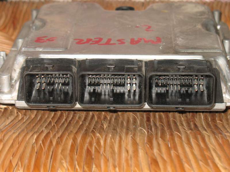 ECU motore Renault Master 2.2DCI 0281011106 EDC15C3 8200243785